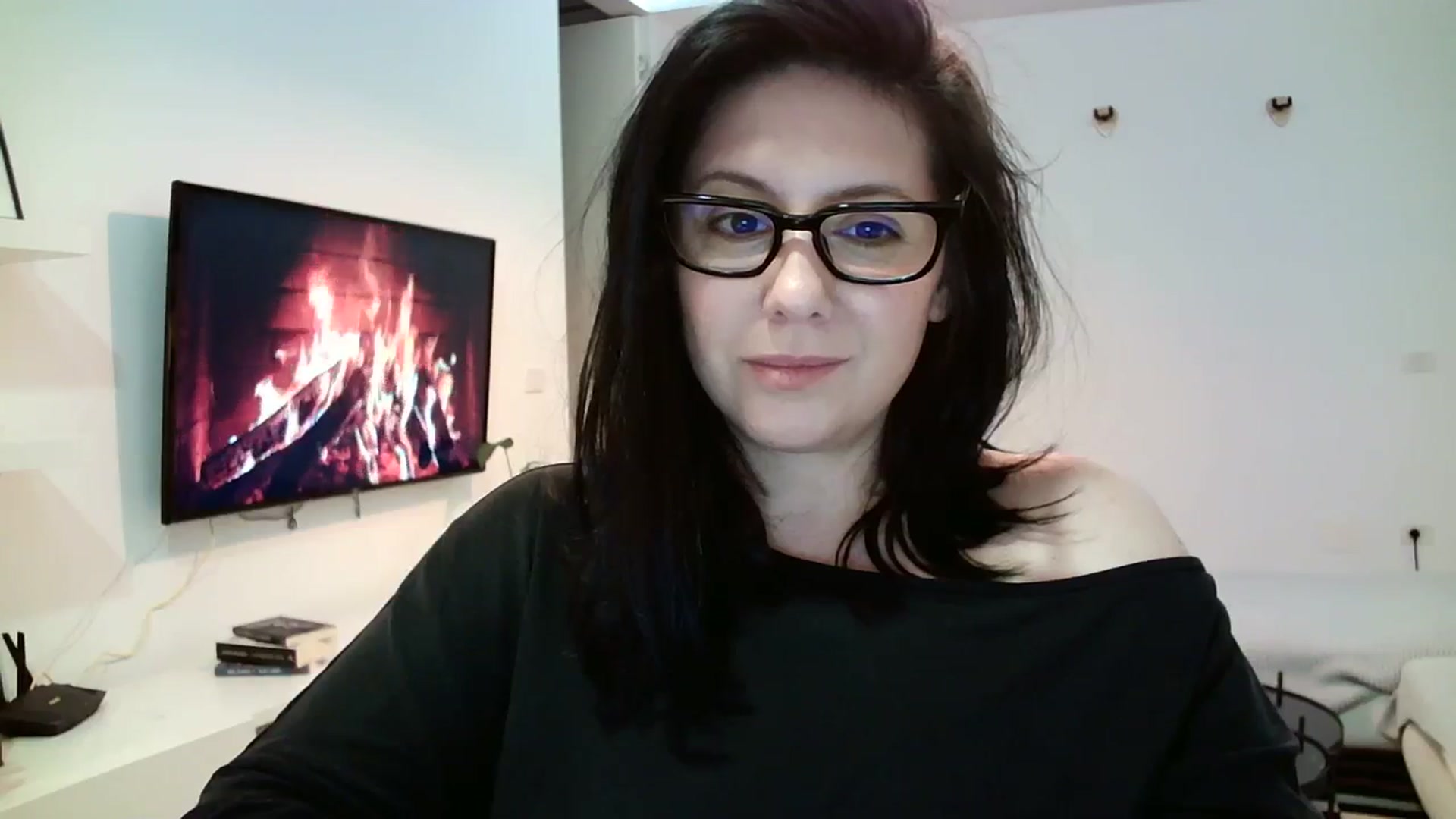 Gallery image thumbnail from SILKYWOMAN's myfreecams stream on, 03/18/2024, 18:01 image 6 of 20