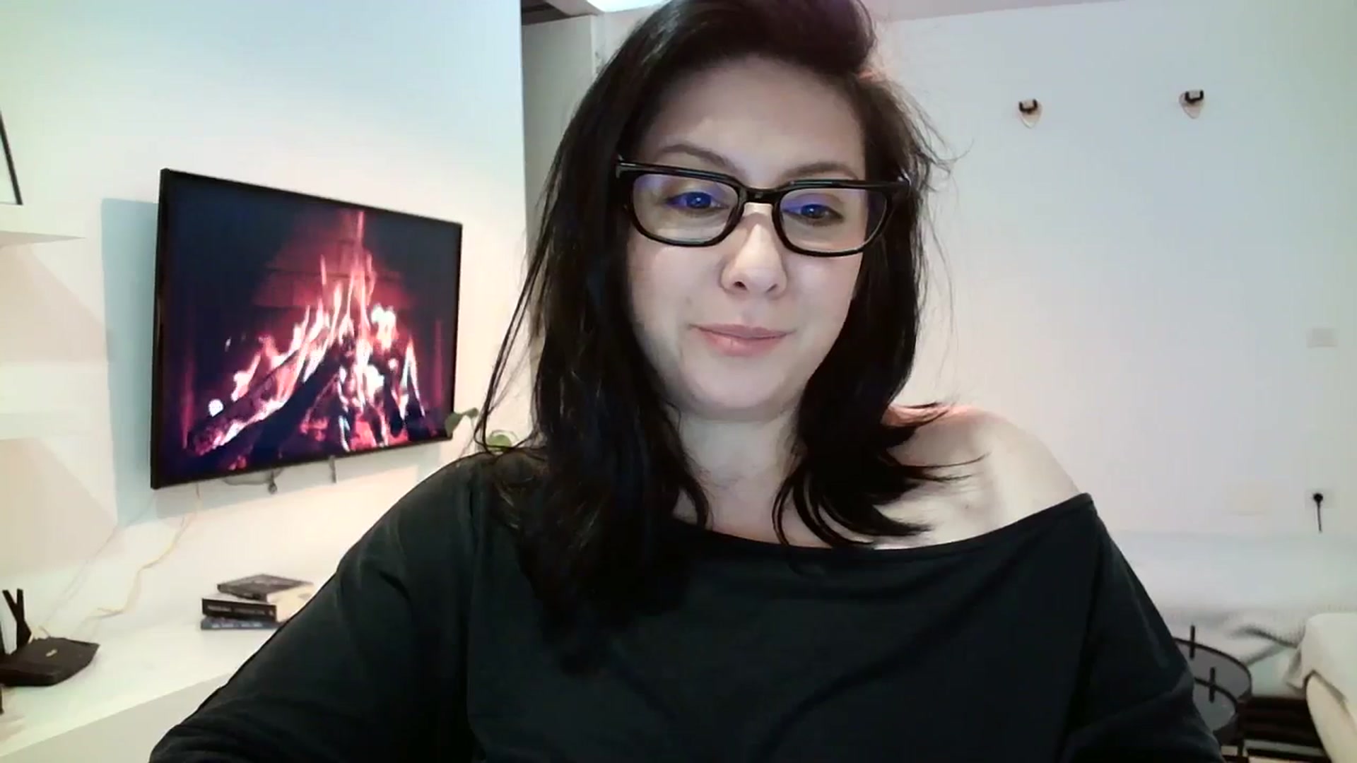 Gallery image thumbnail from SILKYWOMAN's myfreecams stream on, 03/18/2024, 18:01 image 3 of 20