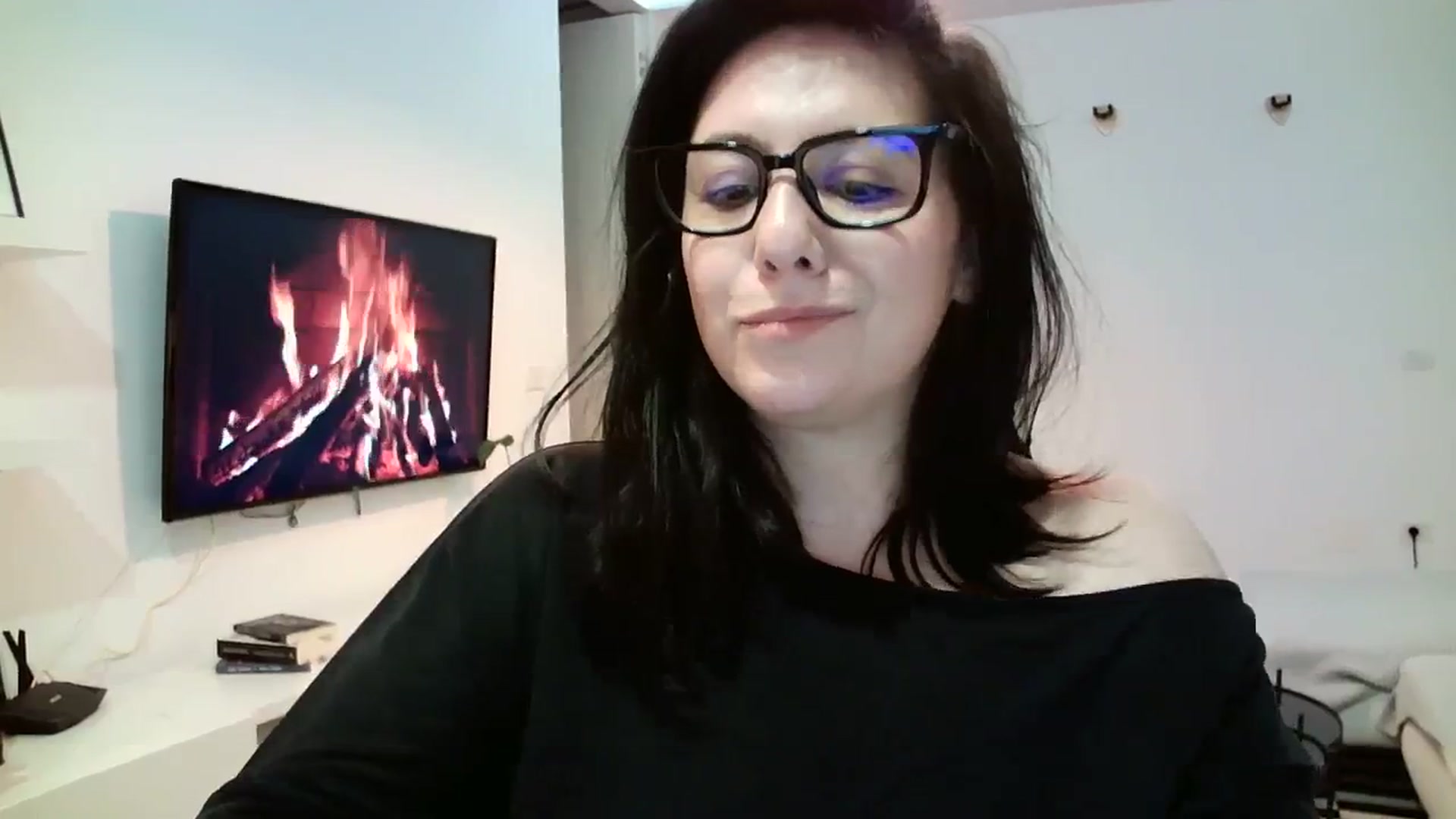 Gallery image thumbnail from SILKYWOMAN's myfreecams stream on, 03/18/2024, 18:01 image 7 of 20