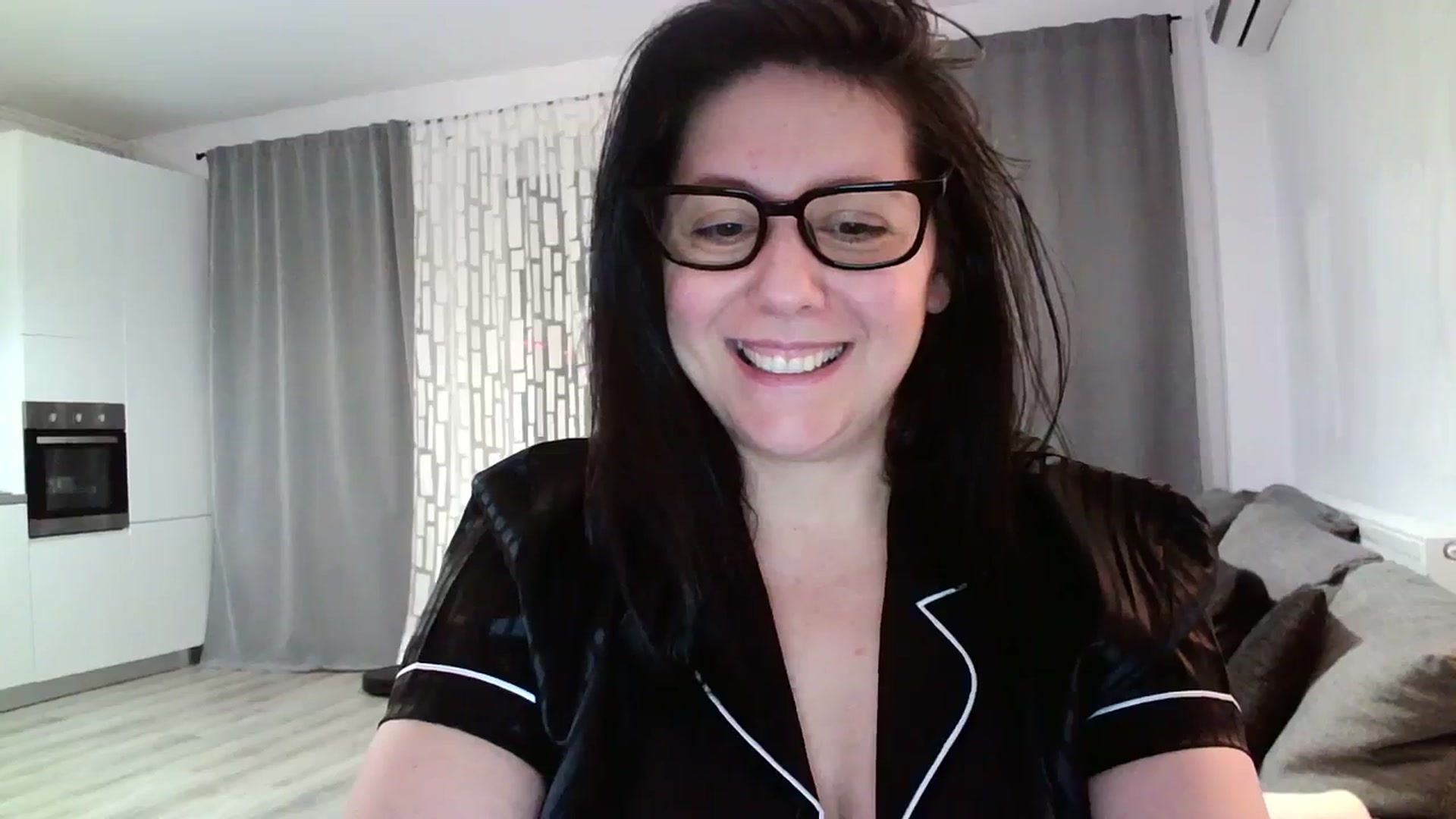 Gallery image thumbnail from SILKYWOMAN's myfreecams stream on, 03/20/2024, 19:58 image 17 of 20