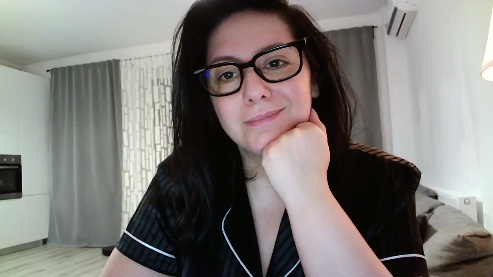 Gallery image thumbnail from SILKYWOMAN's myfreecams stream on, 03/20/2024, 20:25 image 9 of 20