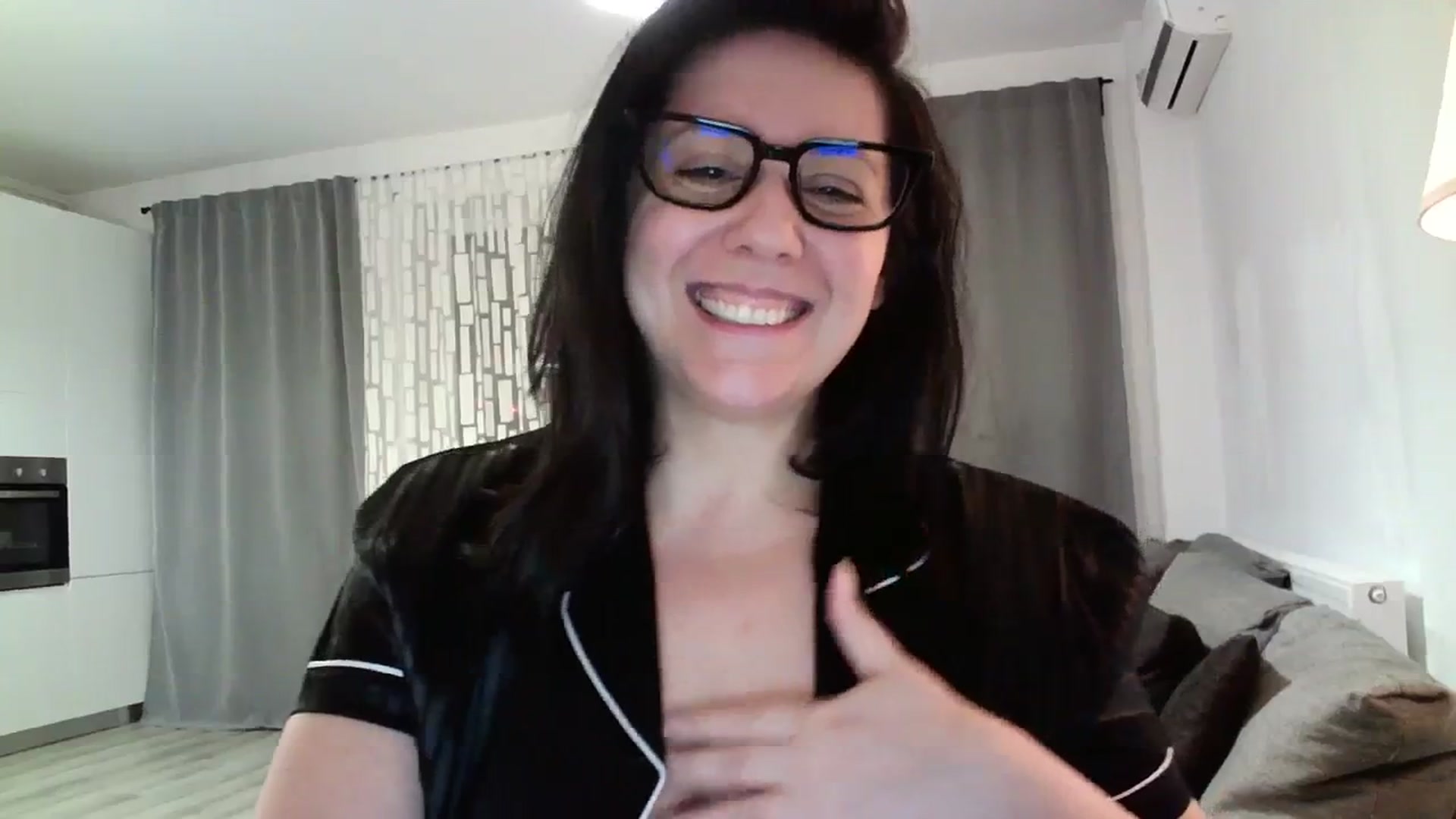 Gallery image thumbnail from SILKYWOMAN's myfreecams stream on, 03/20/2024, 20:25 image 11 of 20