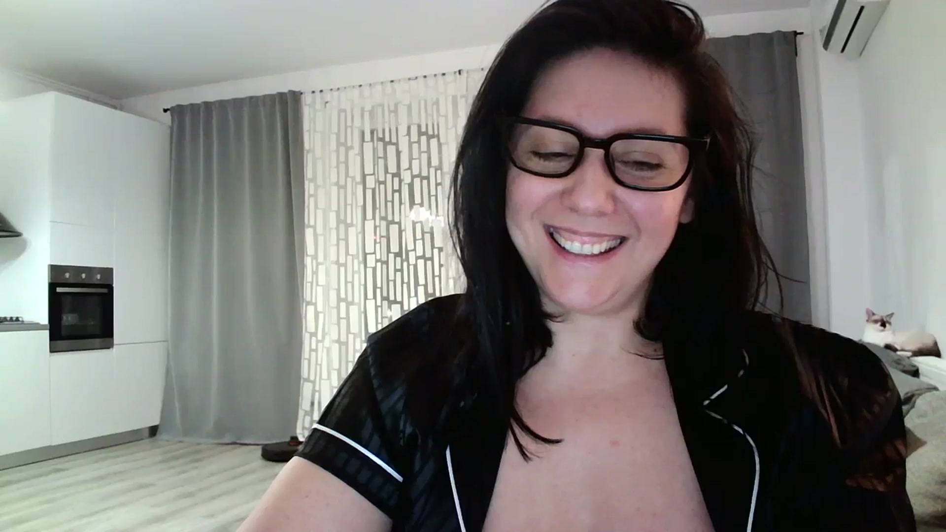 Gallery image thumbnail from SILKYWOMAN's myfreecams stream on, 03/20/2024, 20:25 image 19 of 20