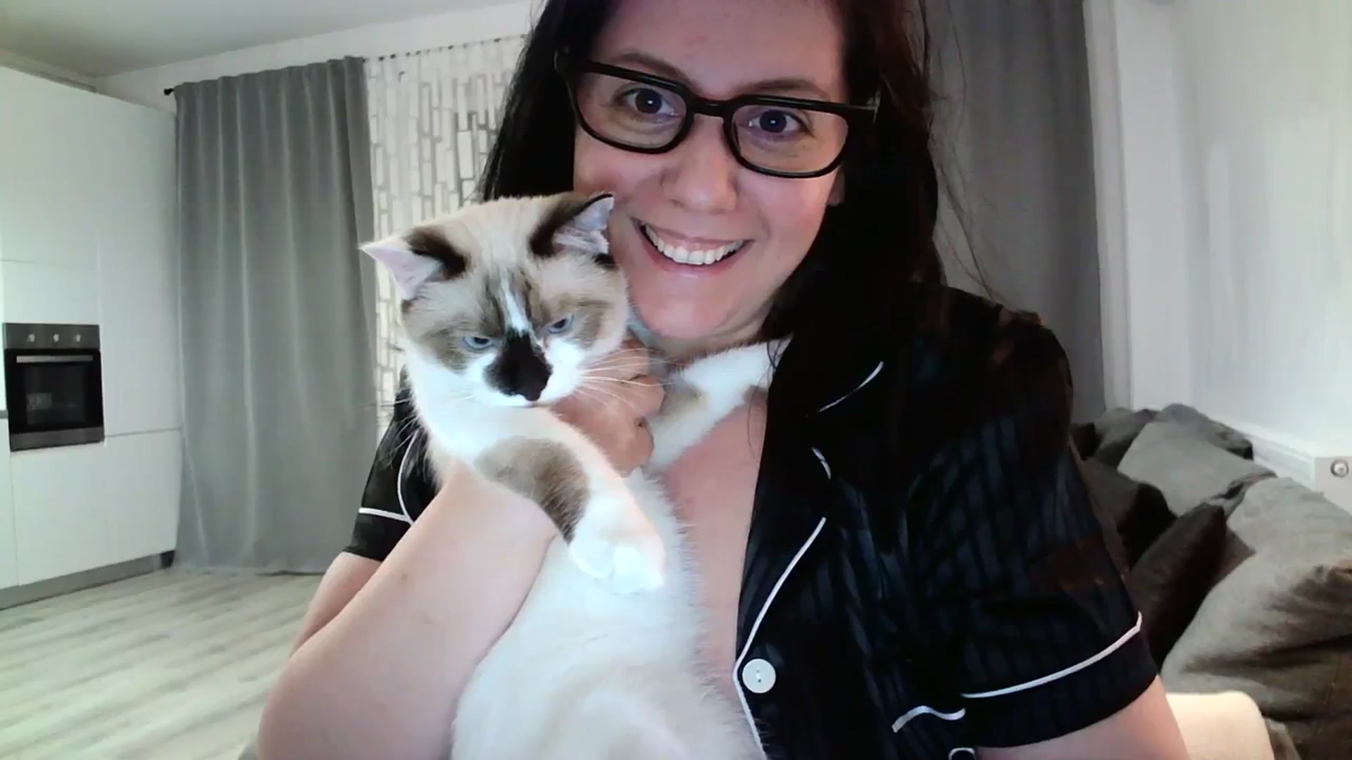 Gallery image thumbnail from SILKYWOMAN's myfreecams stream on, 03/20/2024, 20:25 image 3 of 20