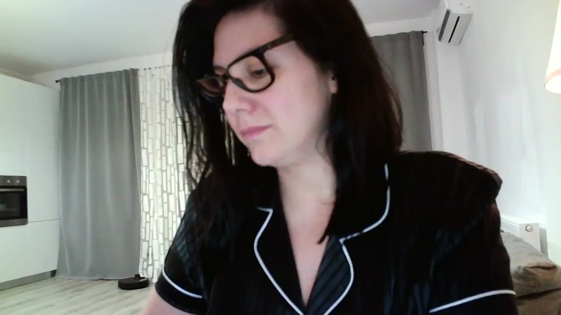 Gallery image thumbnail from SILKYWOMAN's myfreecams stream on, 03/20/2024, 20:25 image 7 of 20
