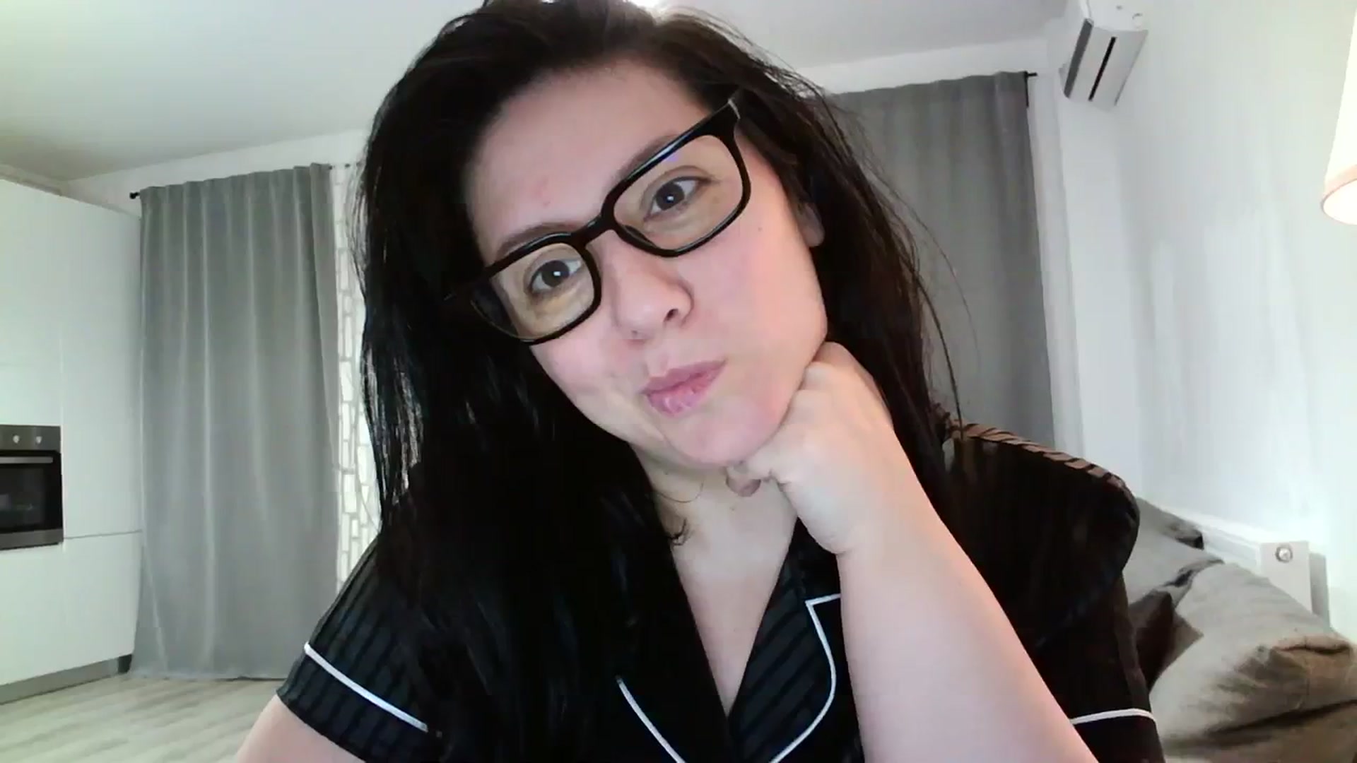 Gallery image thumbnail from SILKYWOMAN's myfreecams stream on, 03/20/2024, 20:25 image 6 of 20