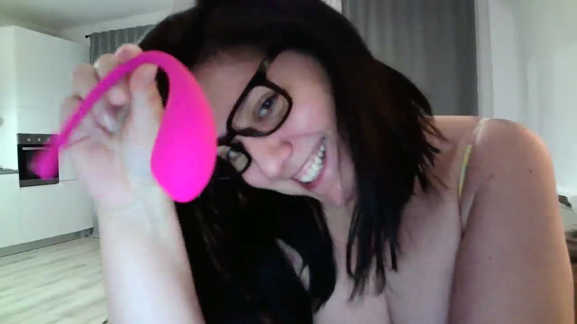 Gallery image thumbnail from SILKYWOMAN's myfreecams stream on, 03/22/2024, 17:22 image 6 of 20