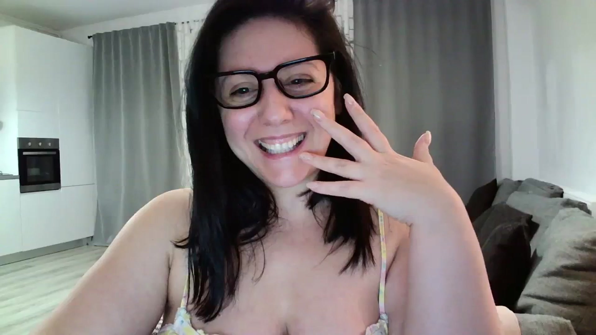 Gallery image thumbnail from SILKYWOMAN's myfreecams stream on, 03/22/2024, 17:22 image 2 of 20