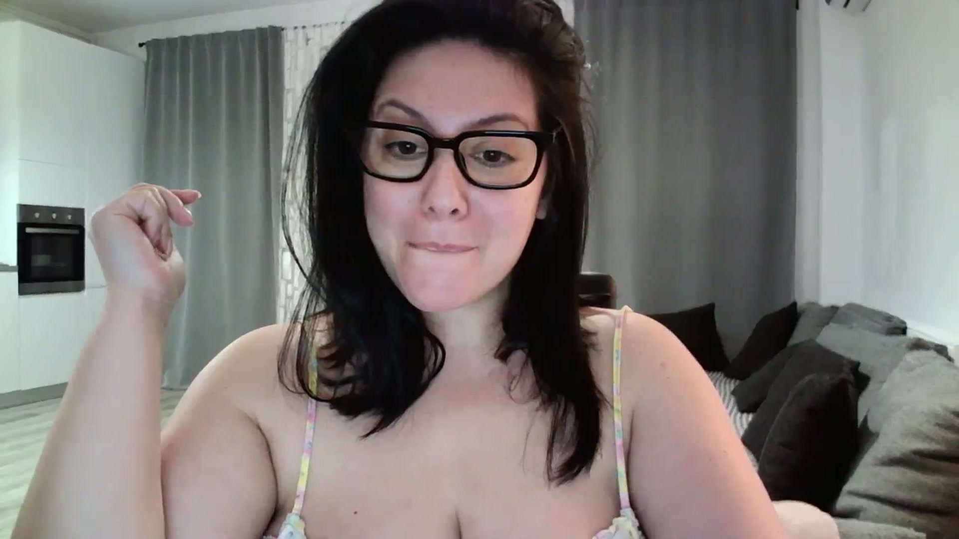 Gallery image thumbnail from SILKYWOMAN's myfreecams stream on, 03/22/2024, 19:47 image 10 of 20