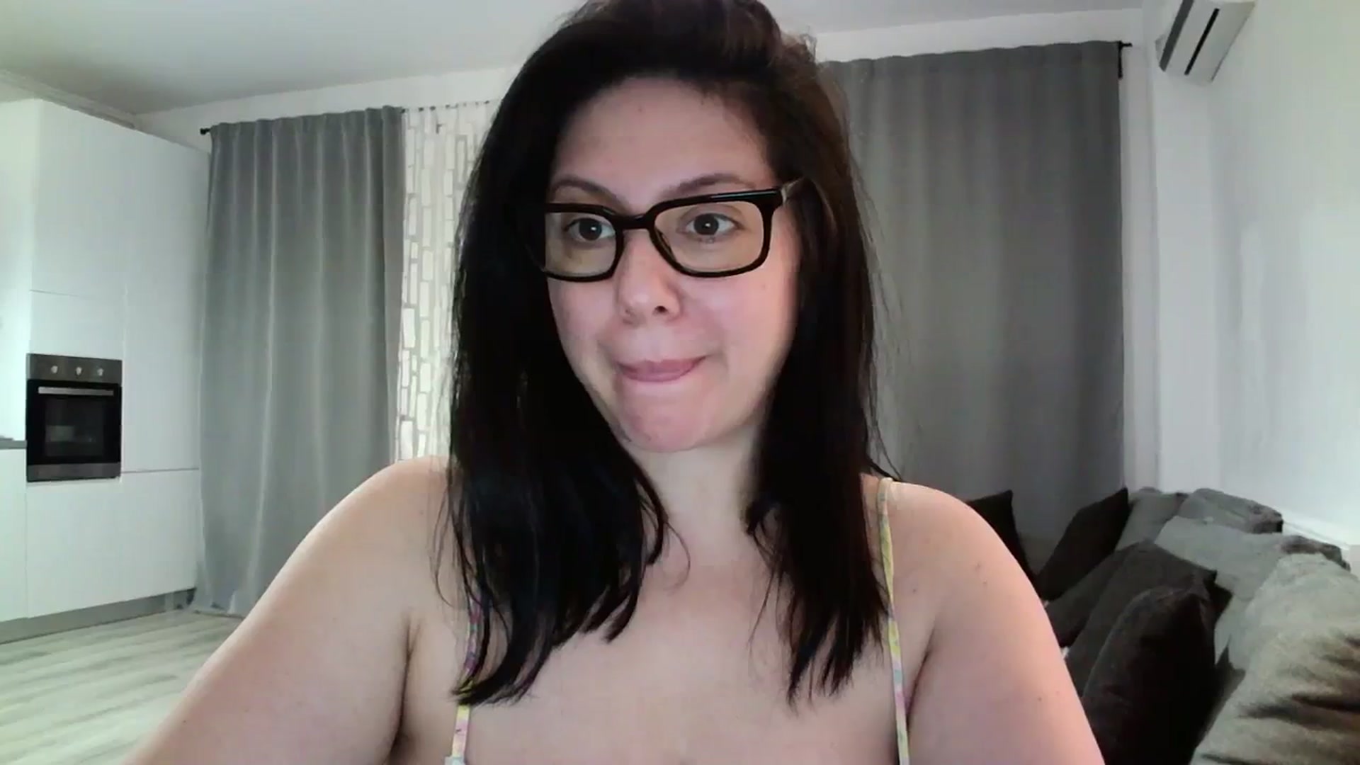 Gallery image thumbnail from SILKYWOMAN's myfreecams stream on, 03/22/2024, 19:47 image 4 of 20