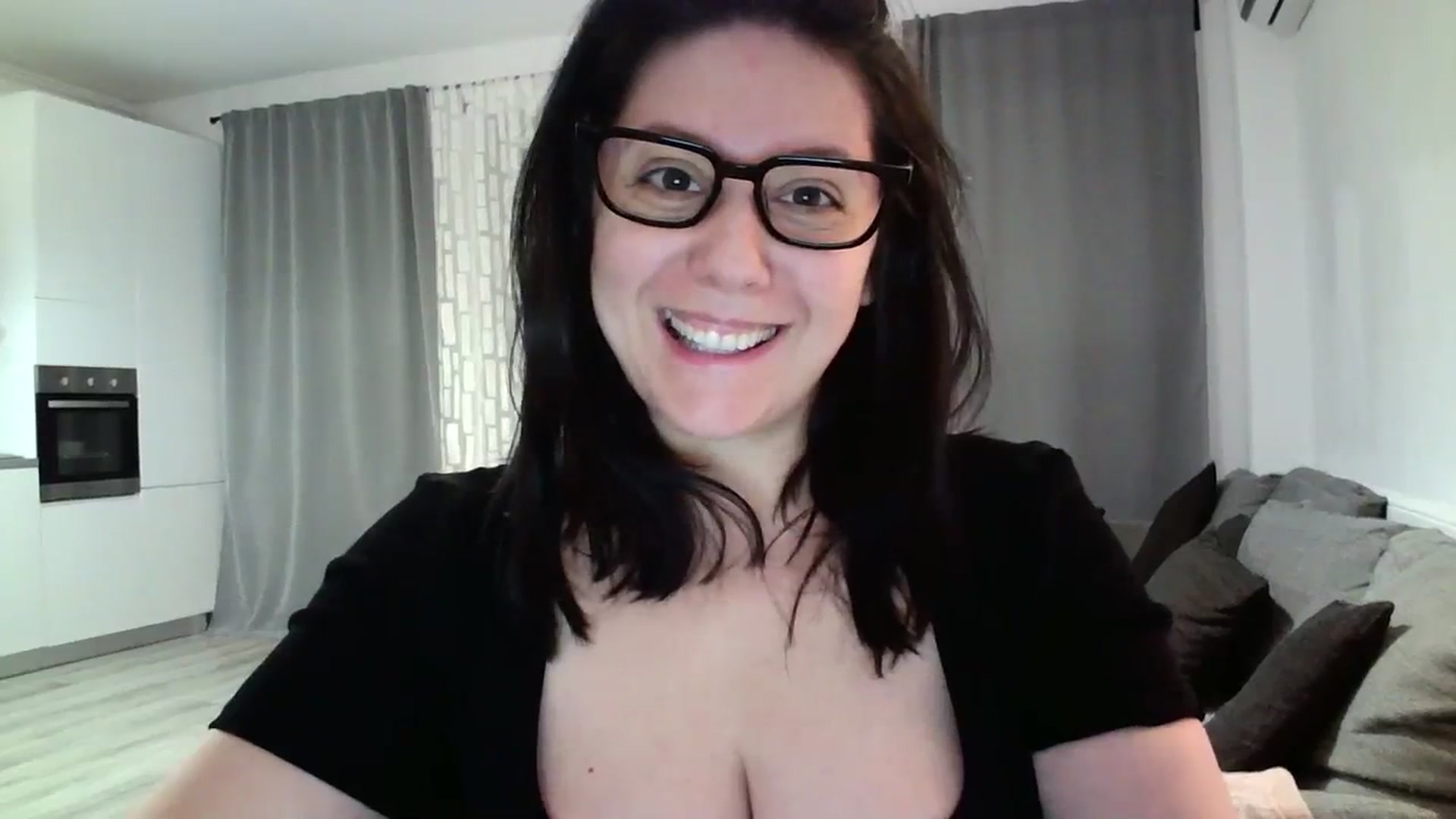 Gallery image thumbnail from SILKYWOMAN's myfreecams stream on, 03/23/2024, 17:09 image 5 of 20