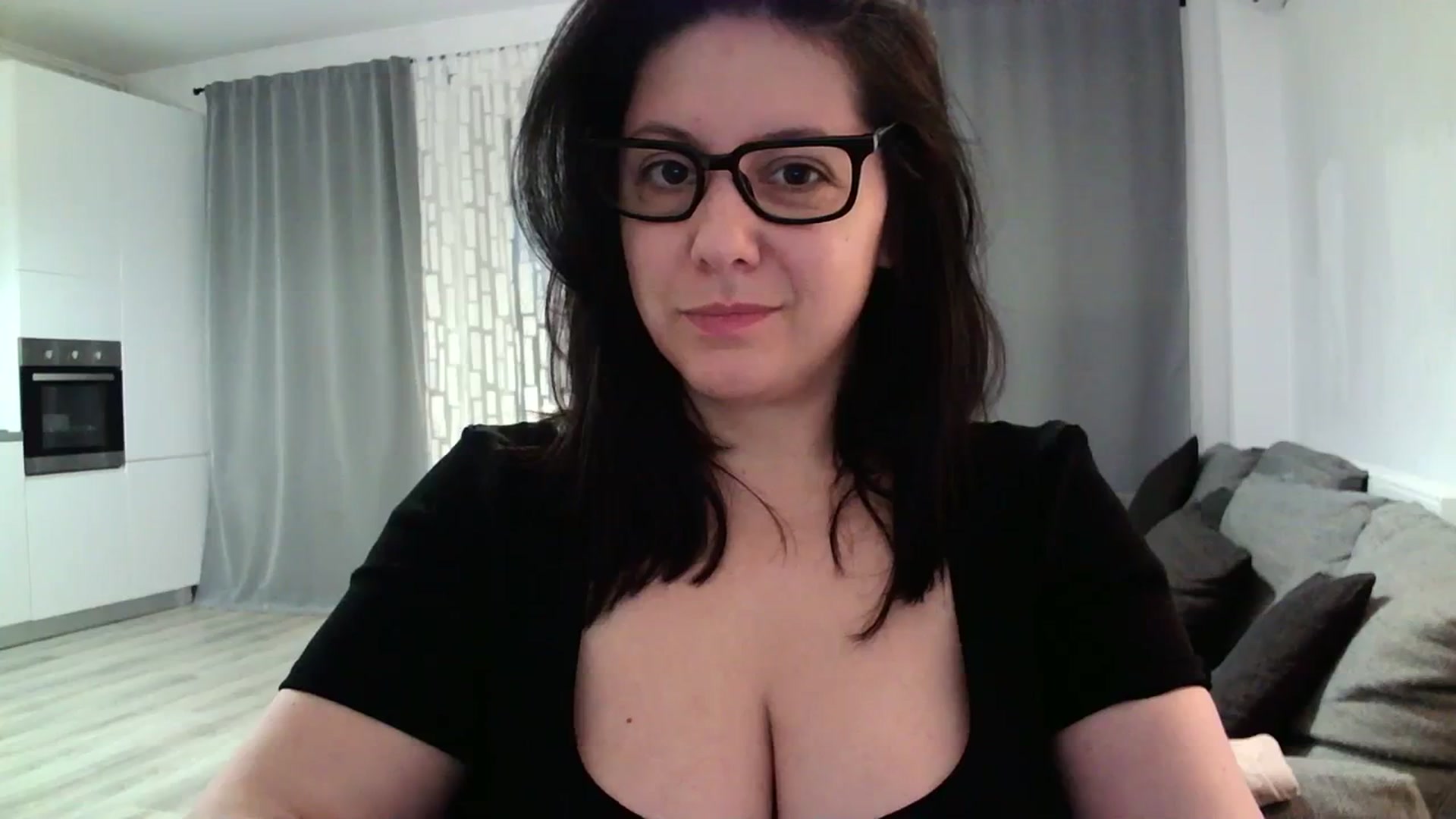 Gallery image thumbnail from SILKYWOMAN's myfreecams stream on, 03/23/2024, 17:09 image 13 of 20