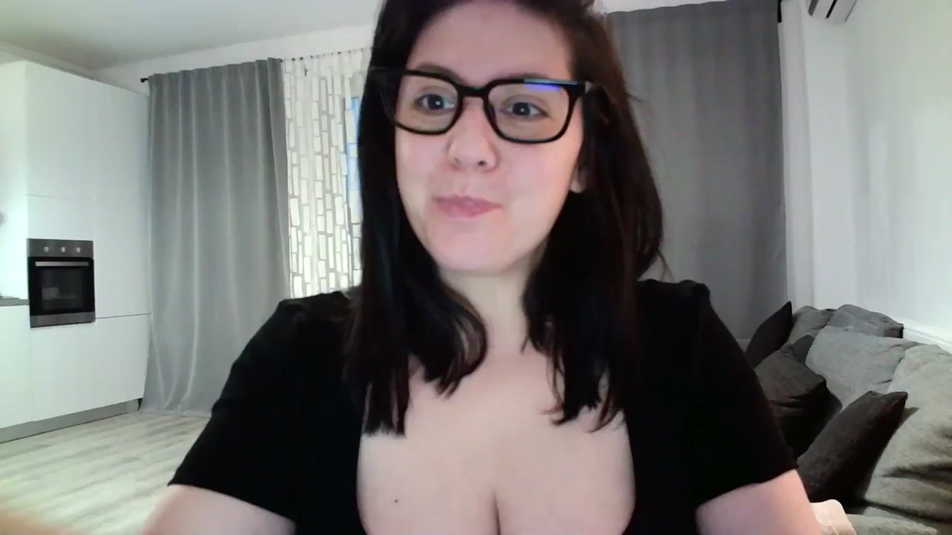 Gallery image thumbnail from SILKYWOMAN's myfreecams stream on, 03/23/2024, 17:09 image 1 of 20