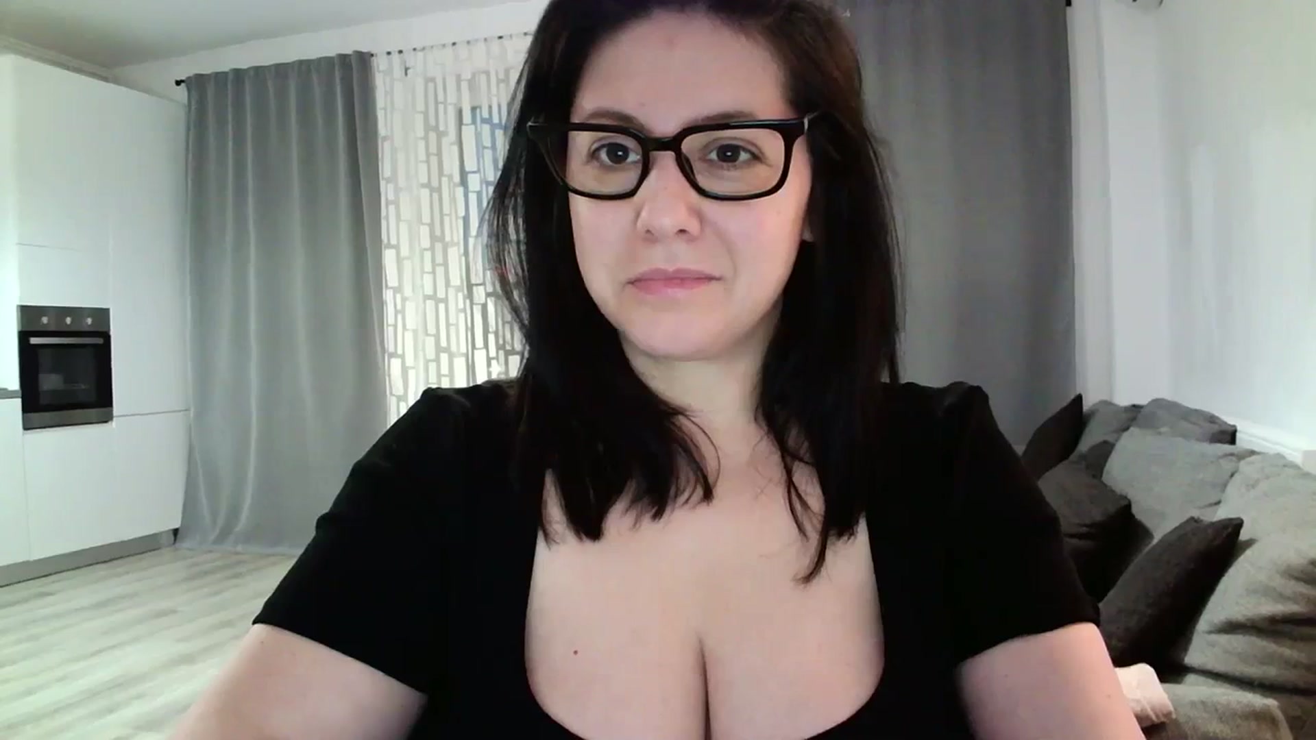 Gallery image thumbnail from SILKYWOMAN's myfreecams stream on, 03/23/2024, 17:09 image 15 of 20