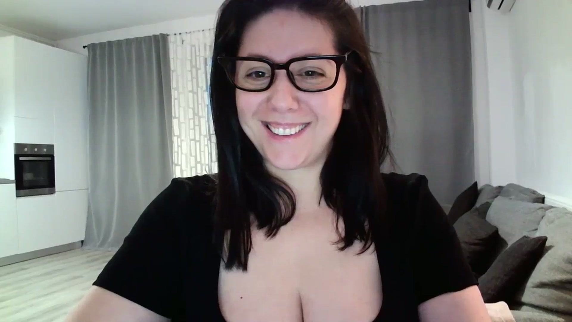 Gallery image thumbnail from SILKYWOMAN's myfreecams stream on, 03/23/2024, 17:09 image 2 of 20