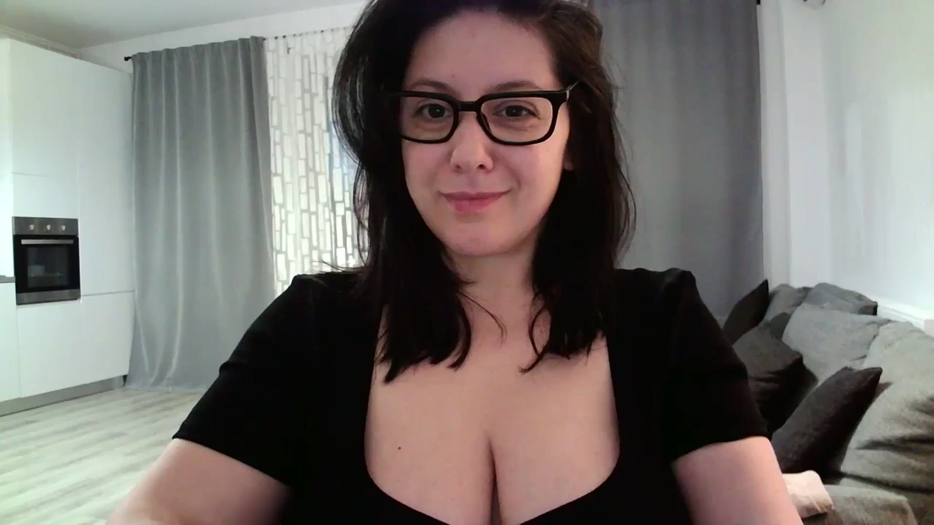 Gallery image thumbnail from SILKYWOMAN's myfreecams stream on, 03/23/2024, 17:09 image 10 of 20