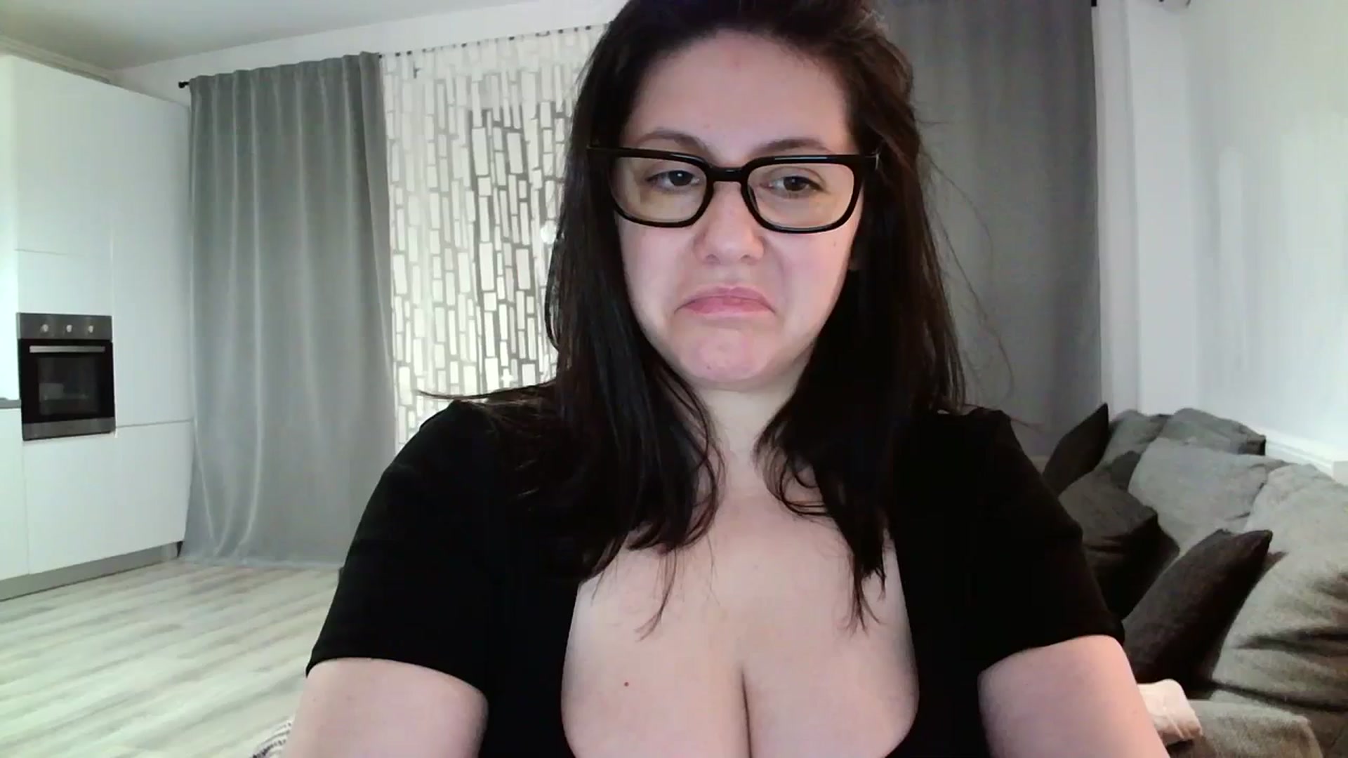 Gallery image thumbnail from SILKYWOMAN's myfreecams stream on, 03/23/2024, 18:11 image 9 of 20