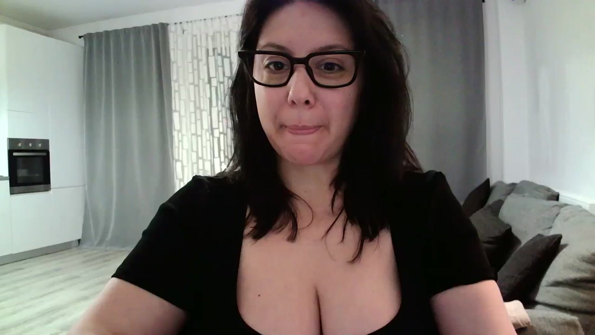 Gallery image thumbnail from SILKYWOMAN's myfreecams stream on, 03/23/2024, 18:11 image 1 of 20