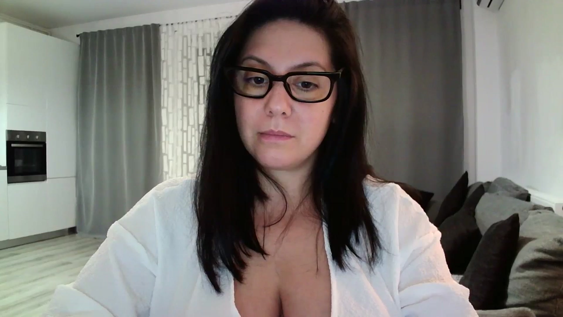 Gallery image thumbnail from SILKYWOMAN's myfreecams stream on, 04/02/2024, 19:01 image 13 of 20