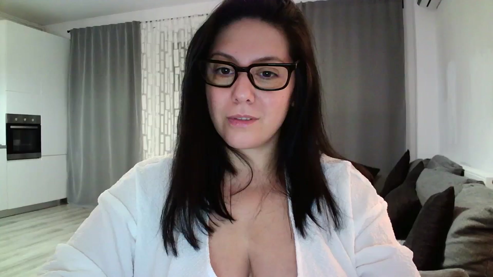 Gallery image thumbnail from SILKYWOMAN's myfreecams stream on, 04/02/2024, 19:01 image 14 of 20