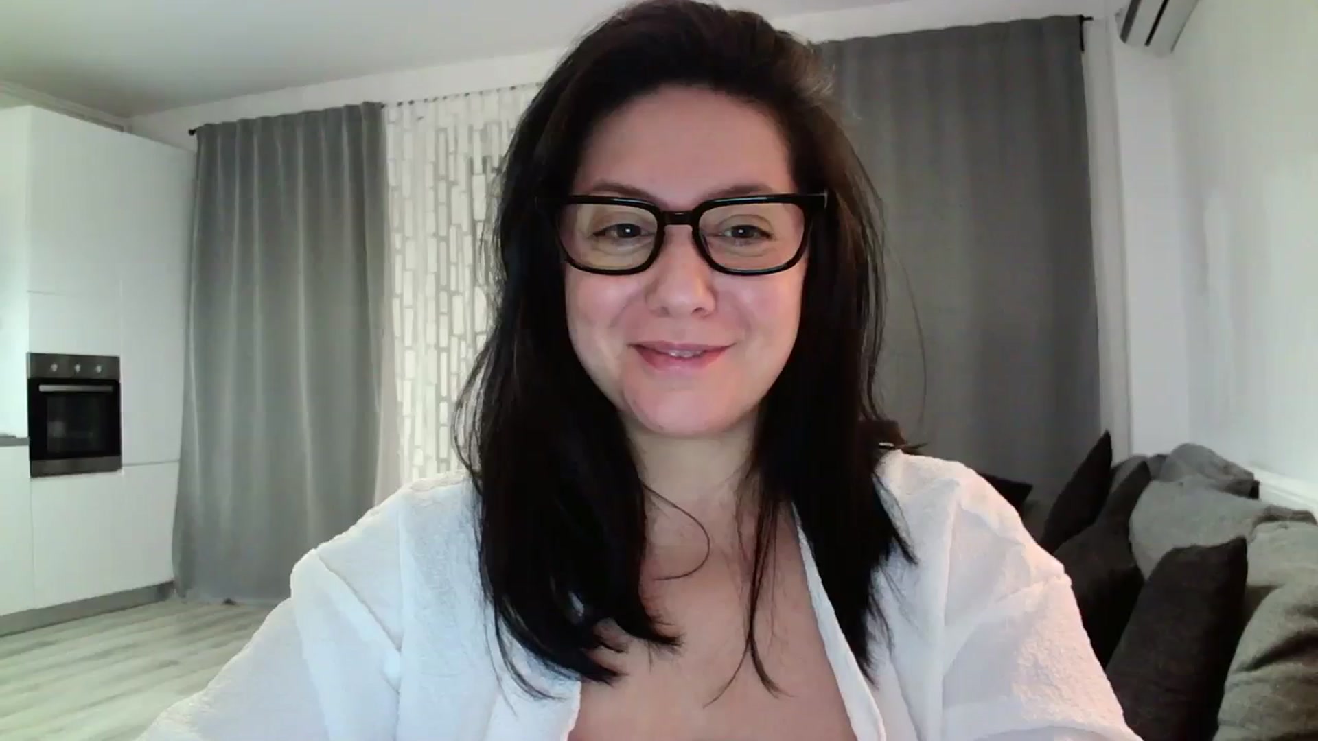 Gallery image thumbnail from SILKYWOMAN's myfreecams stream on, 04/02/2024, 20:45 image 18 of 20