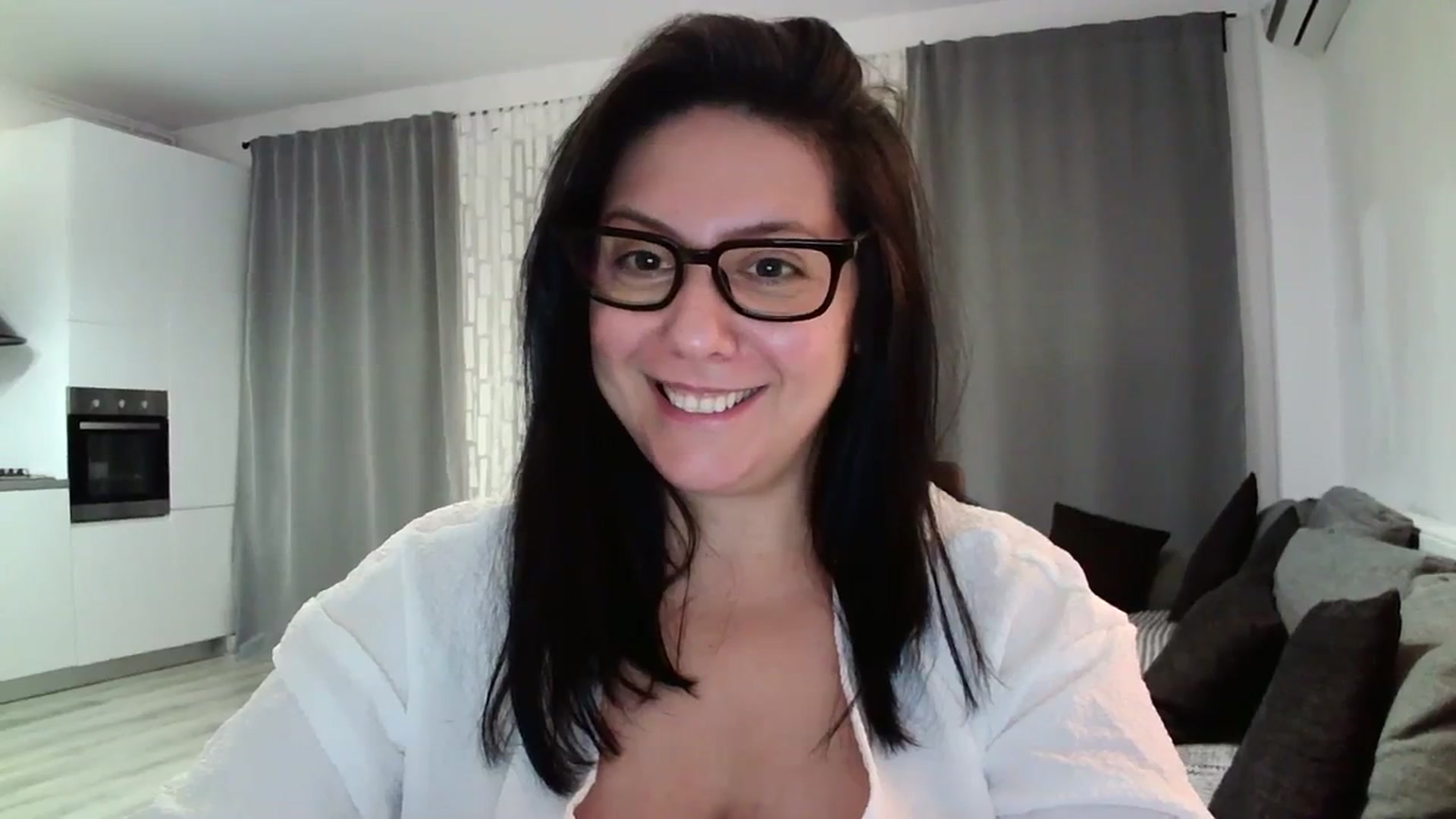Gallery image thumbnail from SILKYWOMAN's myfreecams stream on, 04/02/2024, 20:45 image 5 of 20