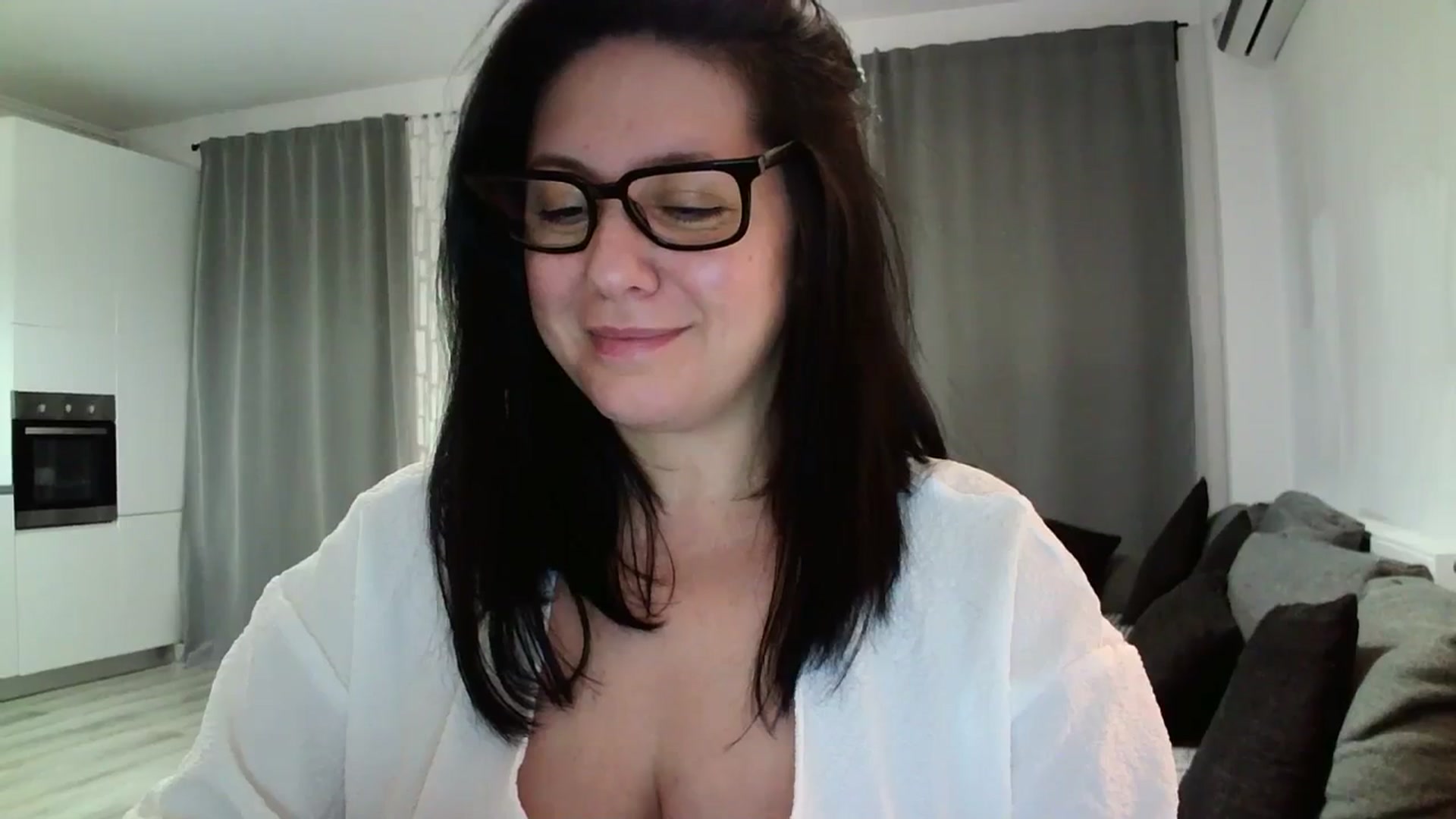 Gallery image thumbnail from SILKYWOMAN's myfreecams stream on, 04/02/2024, 20:45 image 9 of 20