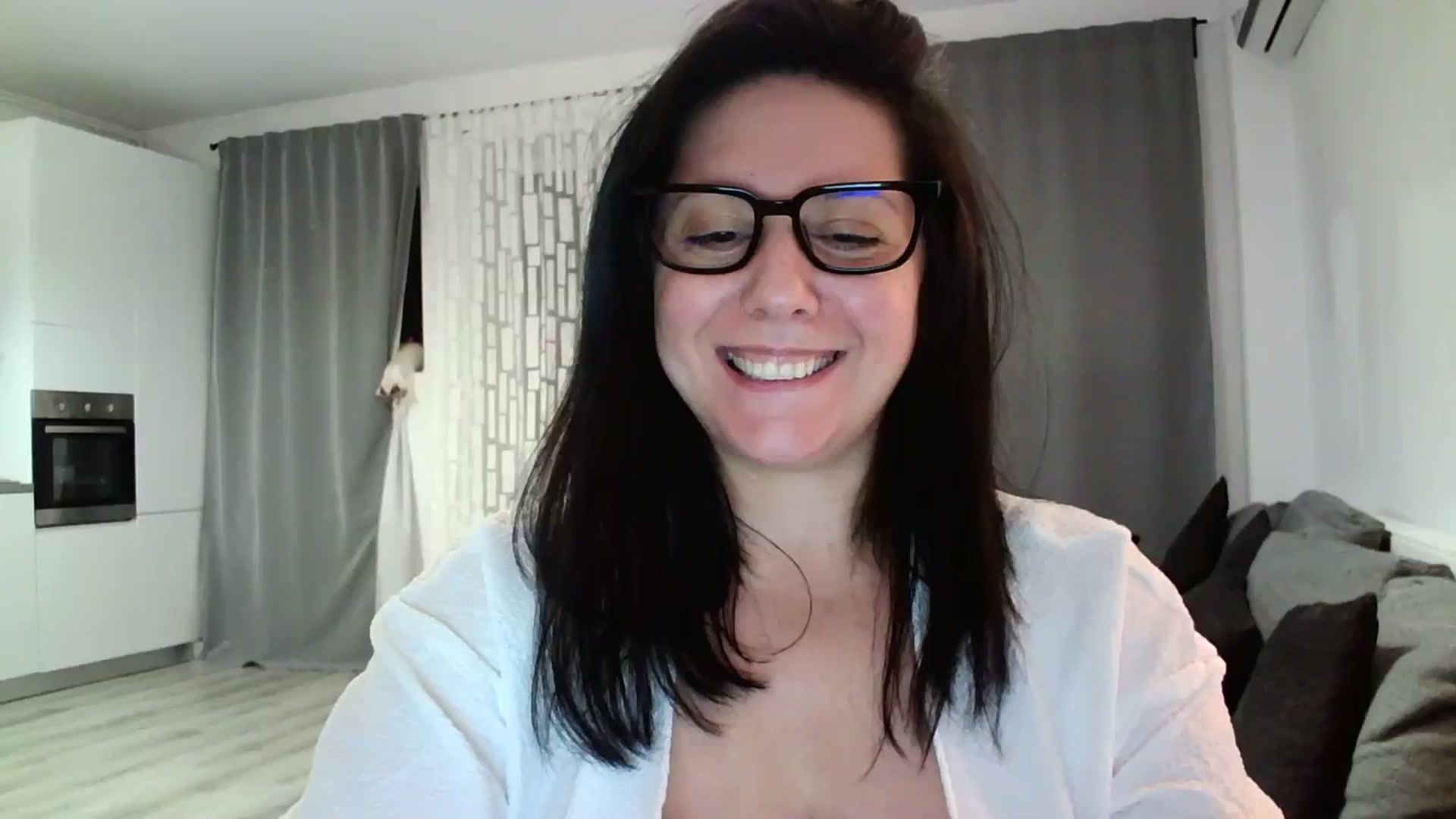 Gallery image thumbnail from SILKYWOMAN's myfreecams stream on, 04/02/2024, 20:45 image 15 of 20