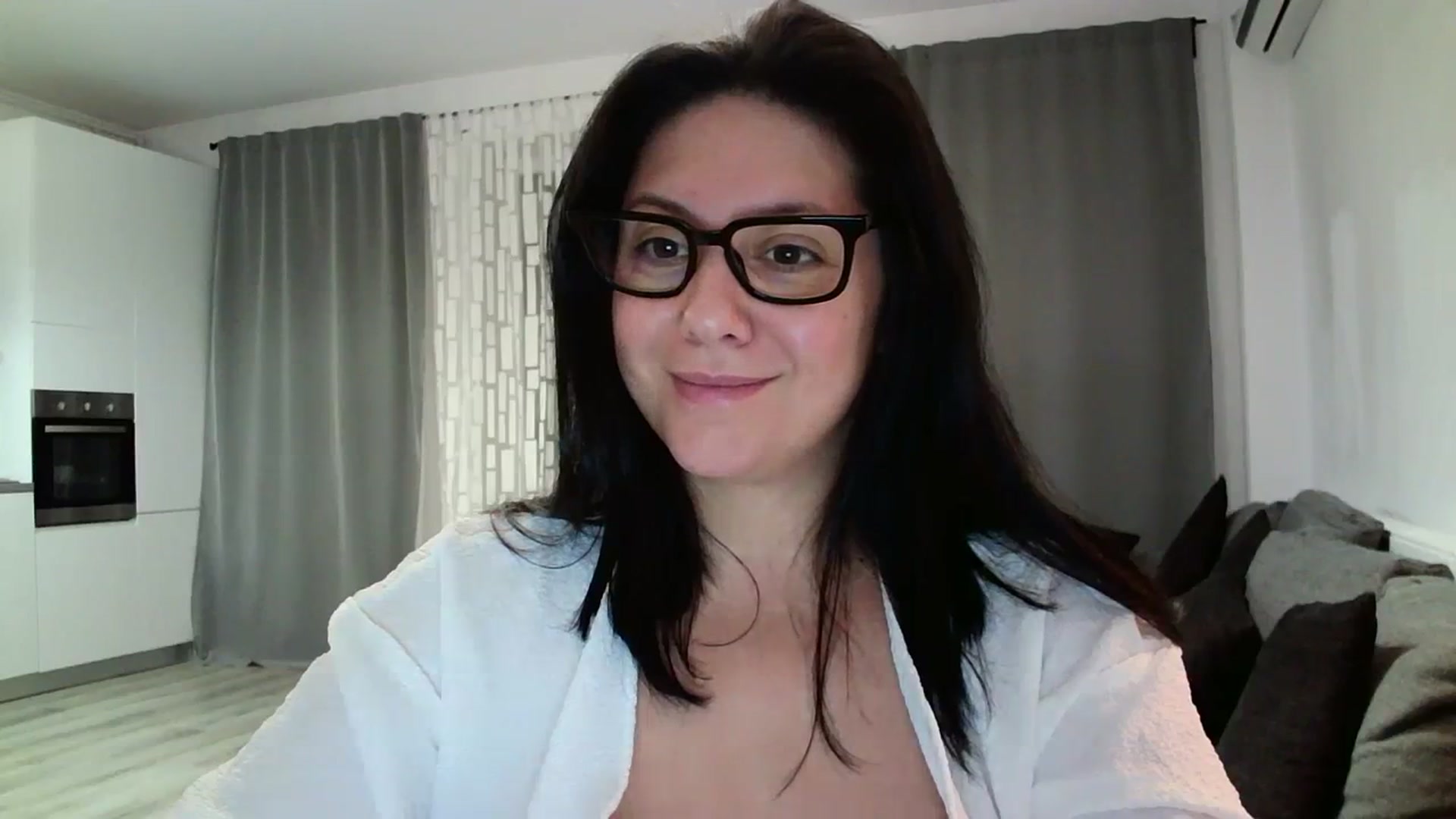 Gallery image thumbnail from SILKYWOMAN's myfreecams stream on, 04/02/2024, 20:45 image 17 of 20