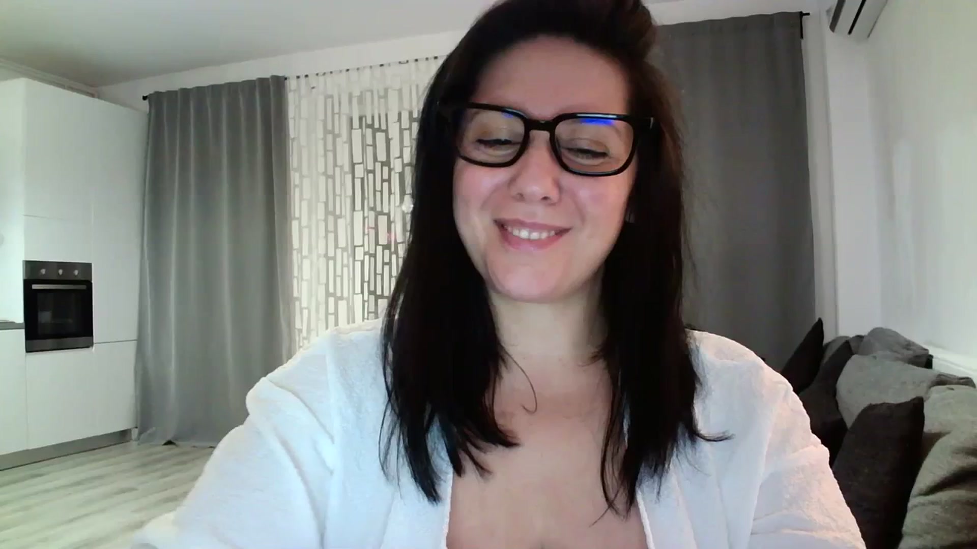 Gallery image thumbnail from SILKYWOMAN's myfreecams stream on, 04/02/2024, 20:45 image 12 of 20