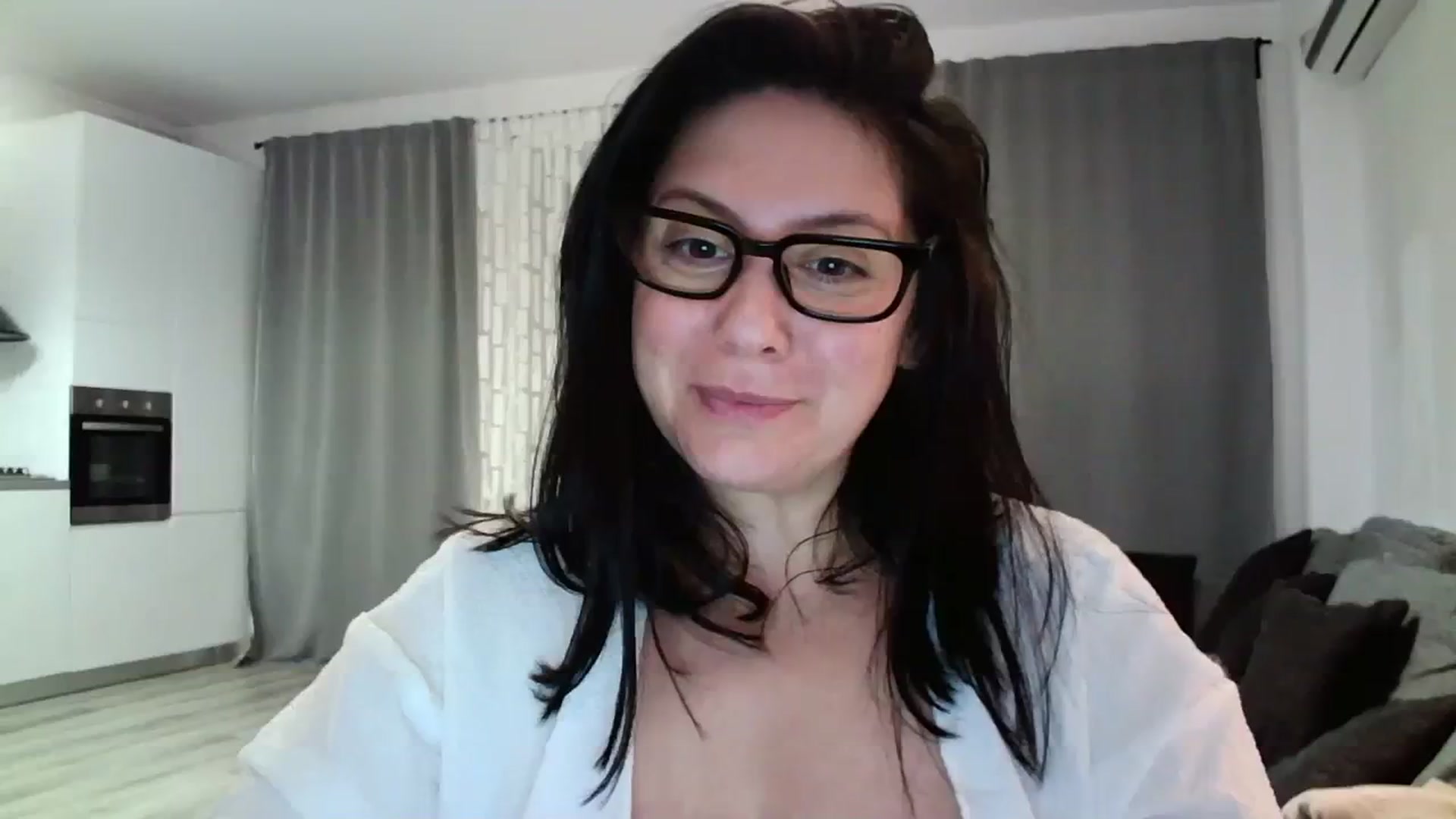 Gallery image thumbnail from SILKYWOMAN's myfreecams stream on, 04/04/2024, 20:13 image 16 of 20
