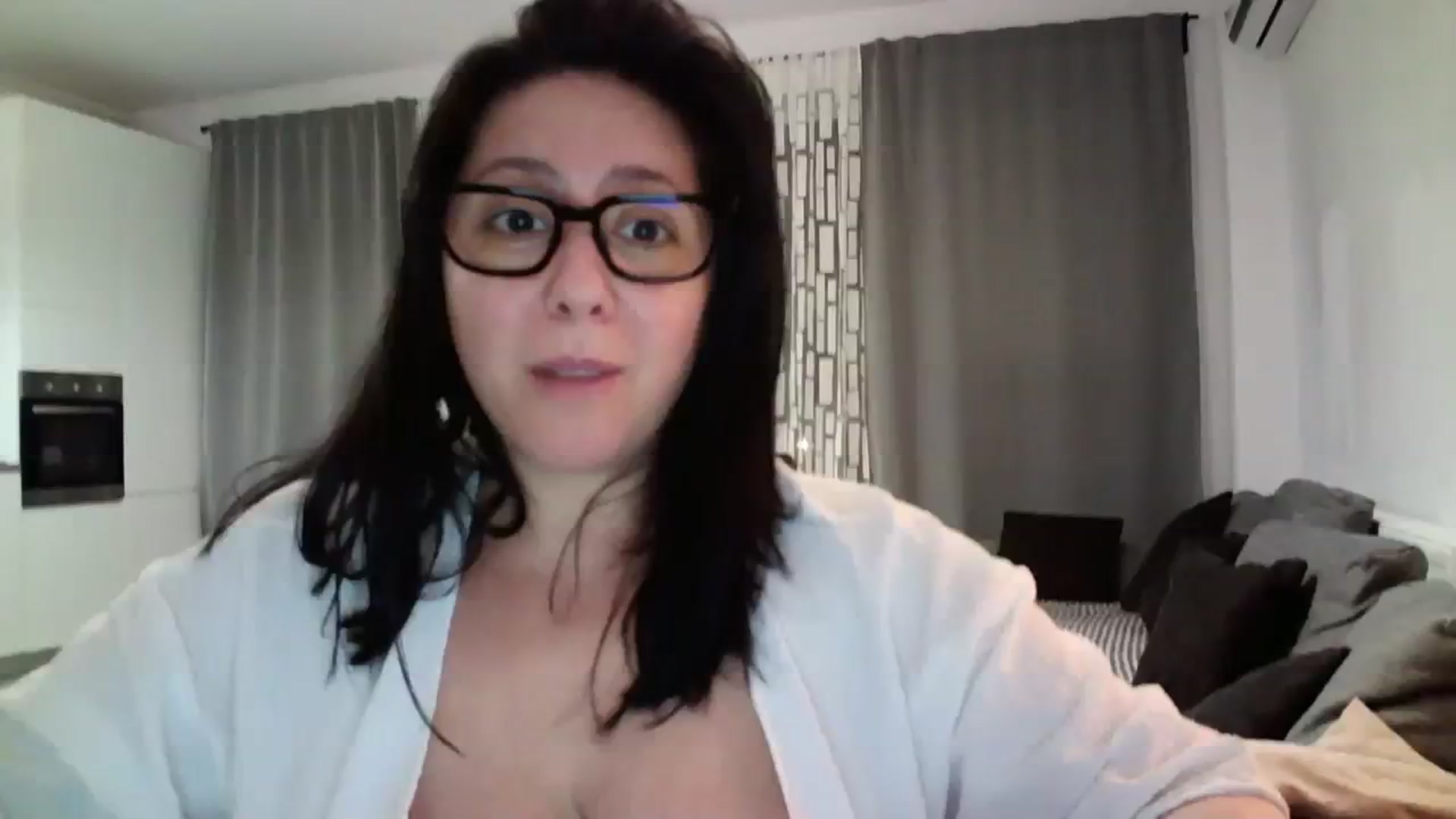 Gallery image thumbnail from SILKYWOMAN's myfreecams stream on, 04/04/2024, 20:13 image 9 of 20