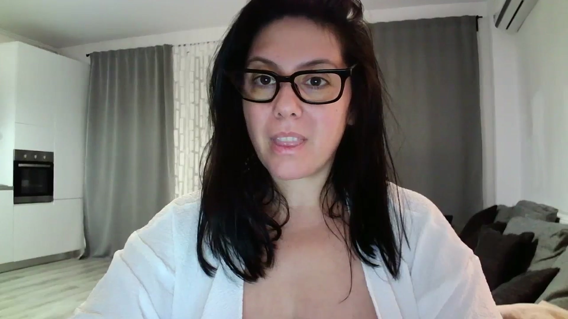 Gallery image thumbnail from SILKYWOMAN's myfreecams stream on, 04/04/2024, 20:13 image 15 of 20
