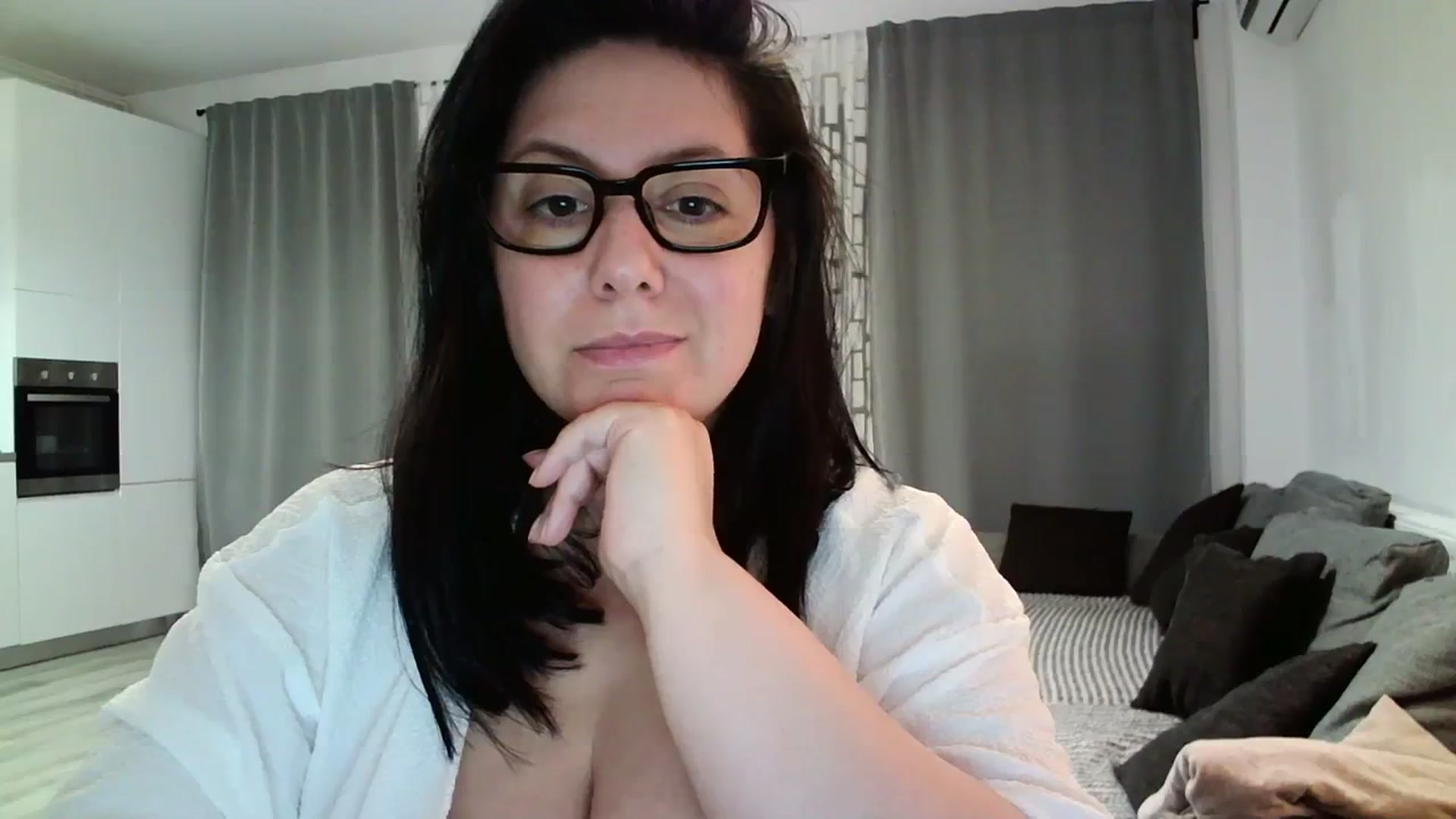 Gallery image thumbnail from SILKYWOMAN's myfreecams stream on, 04/04/2024, 20:13 image 7 of 20