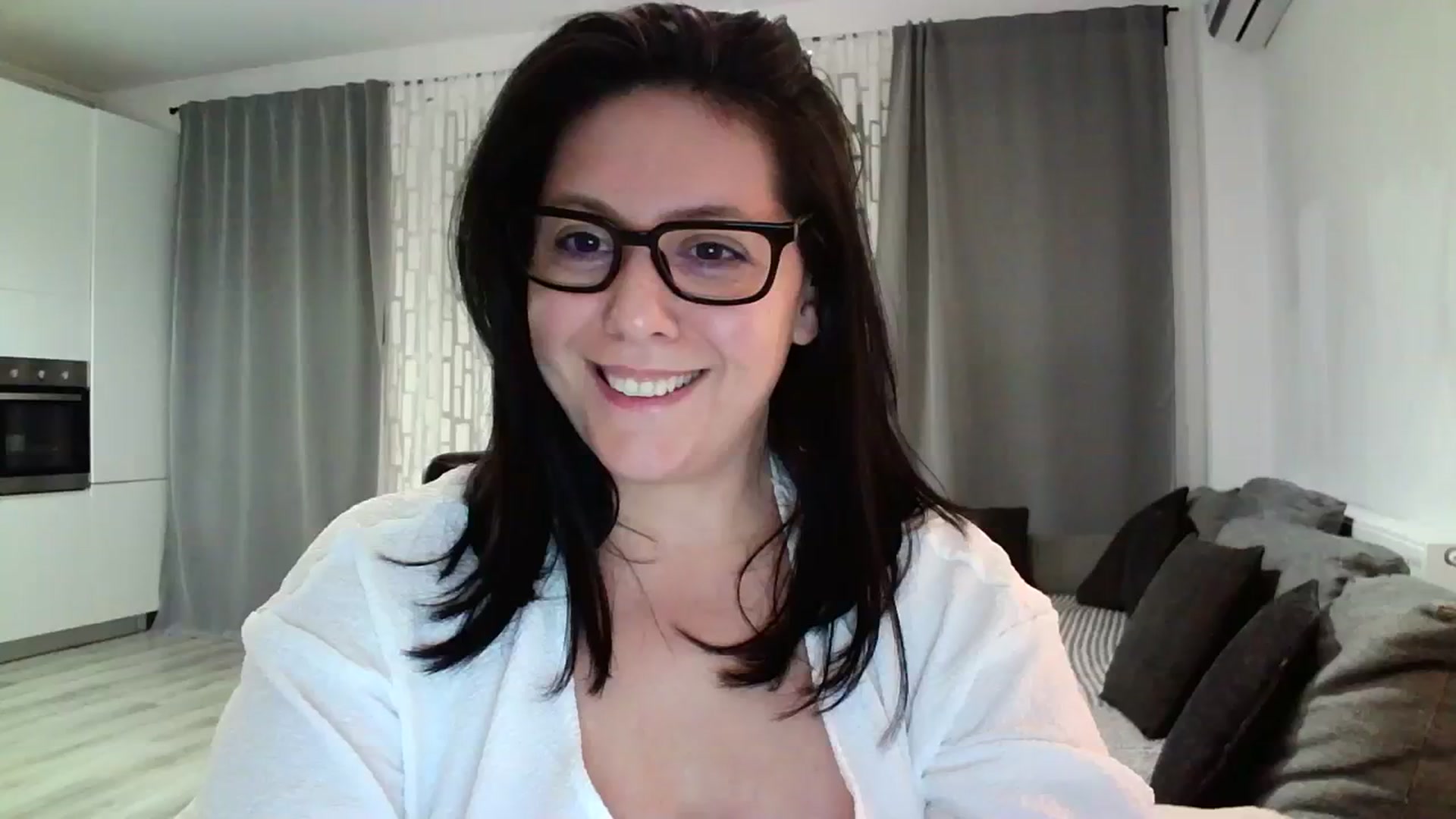 Gallery image thumbnail from SILKYWOMAN's myfreecams stream on, 04/06/2024, 18:39 image 1 of 20