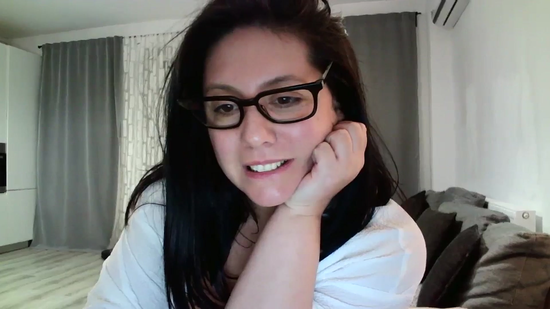 Gallery image thumbnail from SILKYWOMAN's myfreecams stream on, 04/06/2024, 18:39 image 12 of 20