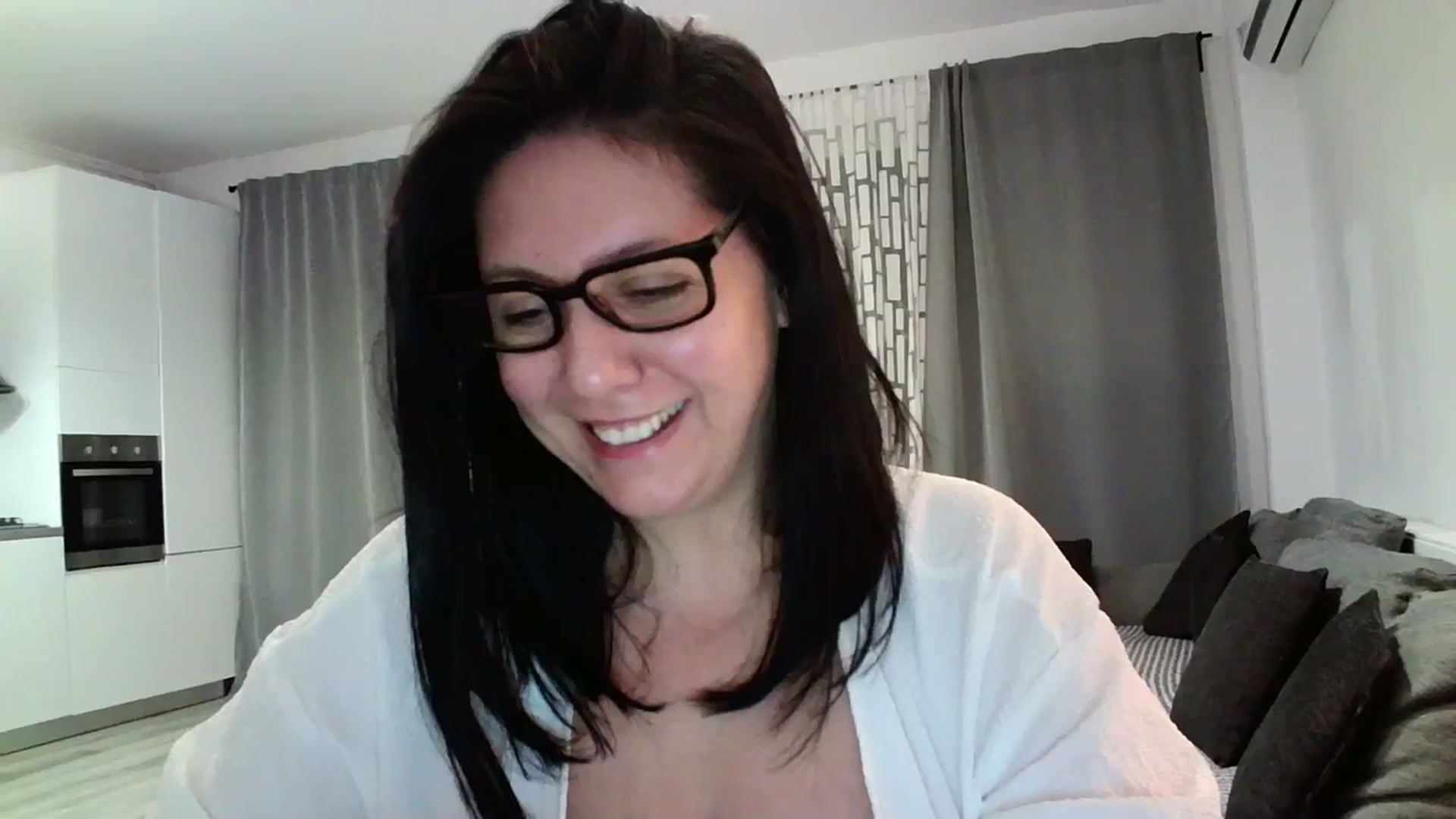 Gallery image thumbnail from SILKYWOMAN's myfreecams stream on, 04/06/2024, 20:08 image 11 of 20
