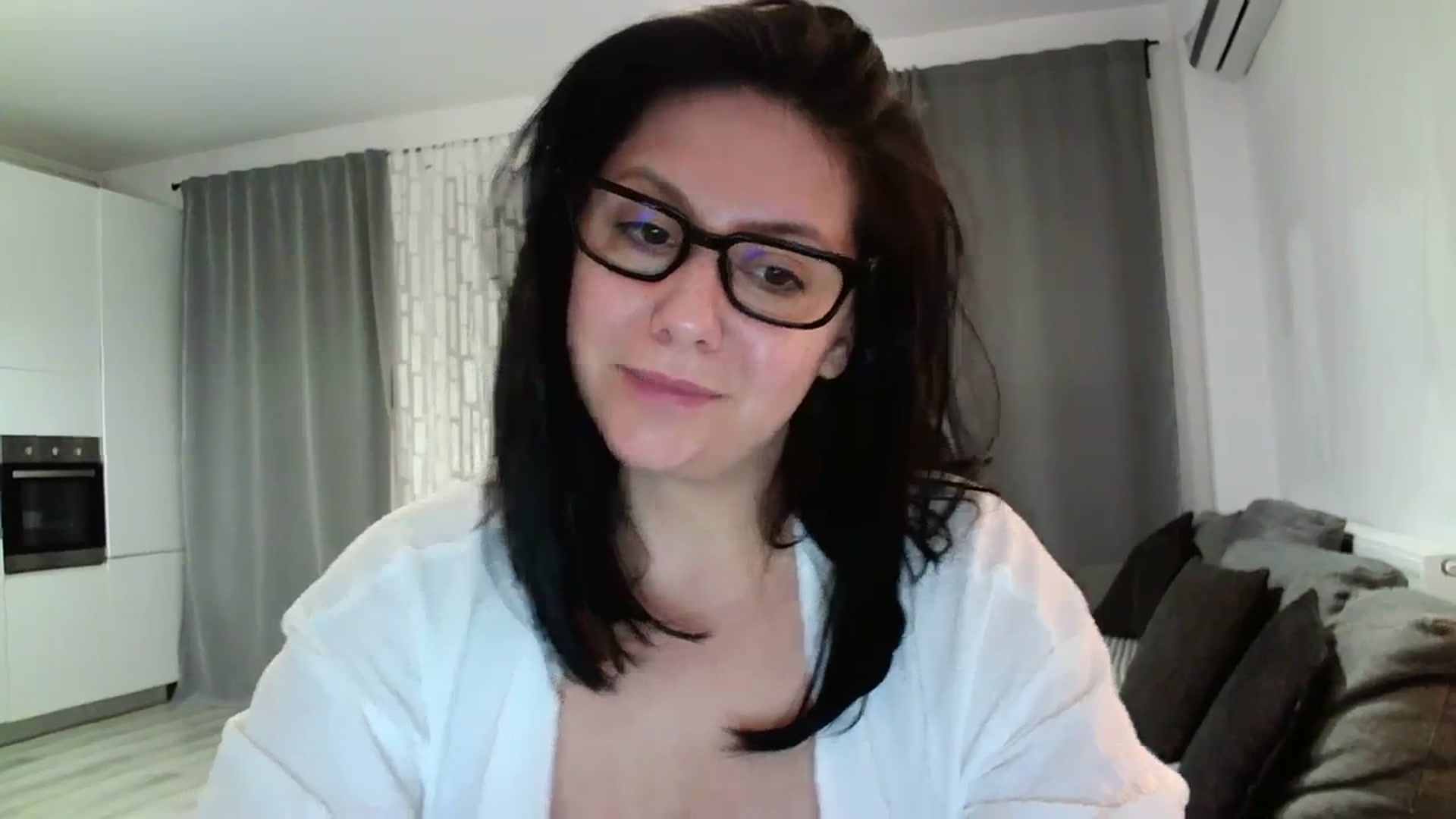 Gallery image thumbnail from SILKYWOMAN's myfreecams stream on, 04/06/2024, 20:08 image 9 of 20