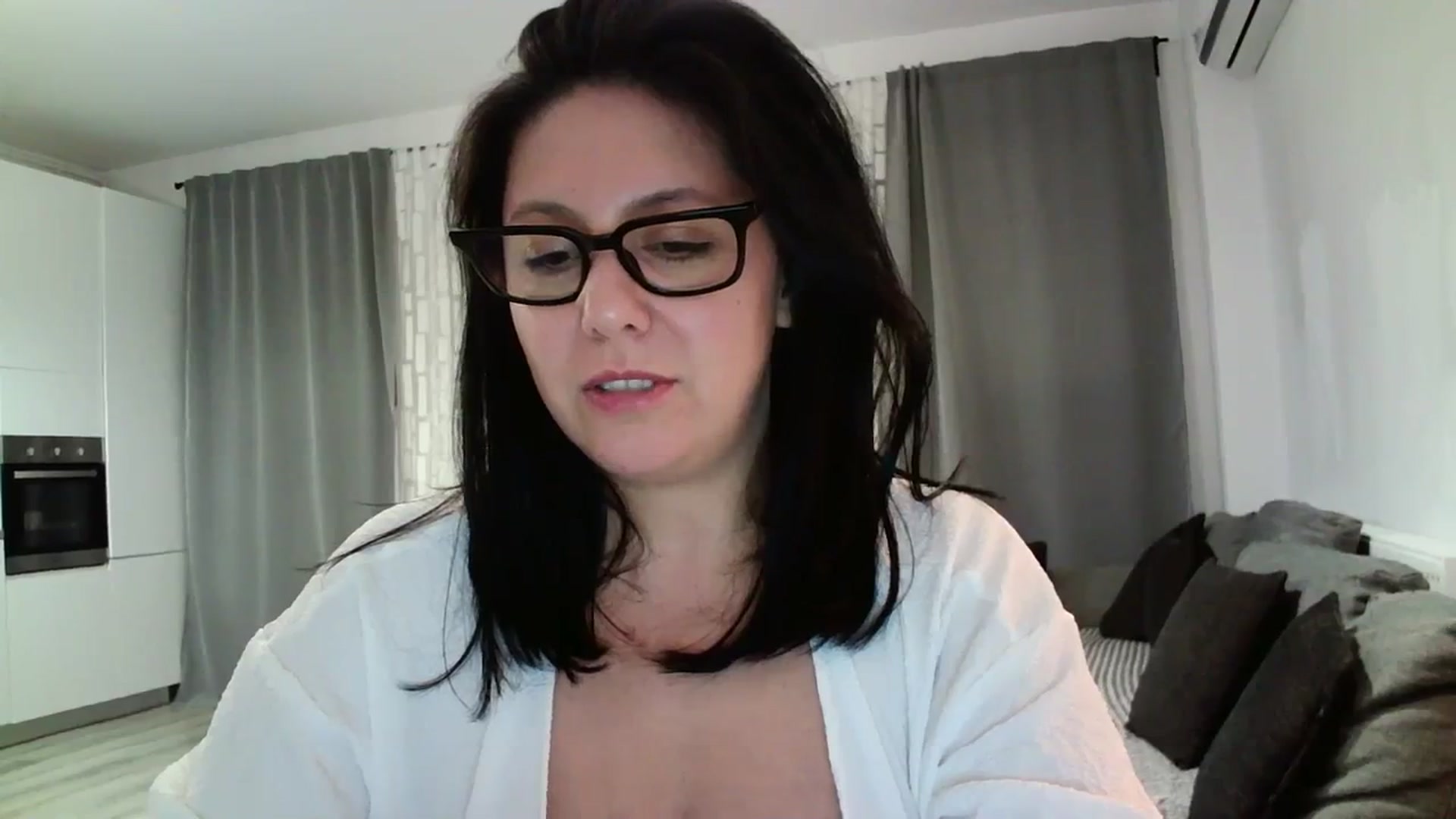Gallery image thumbnail from SILKYWOMAN's myfreecams stream on, 04/06/2024, 20:08 image 12 of 20