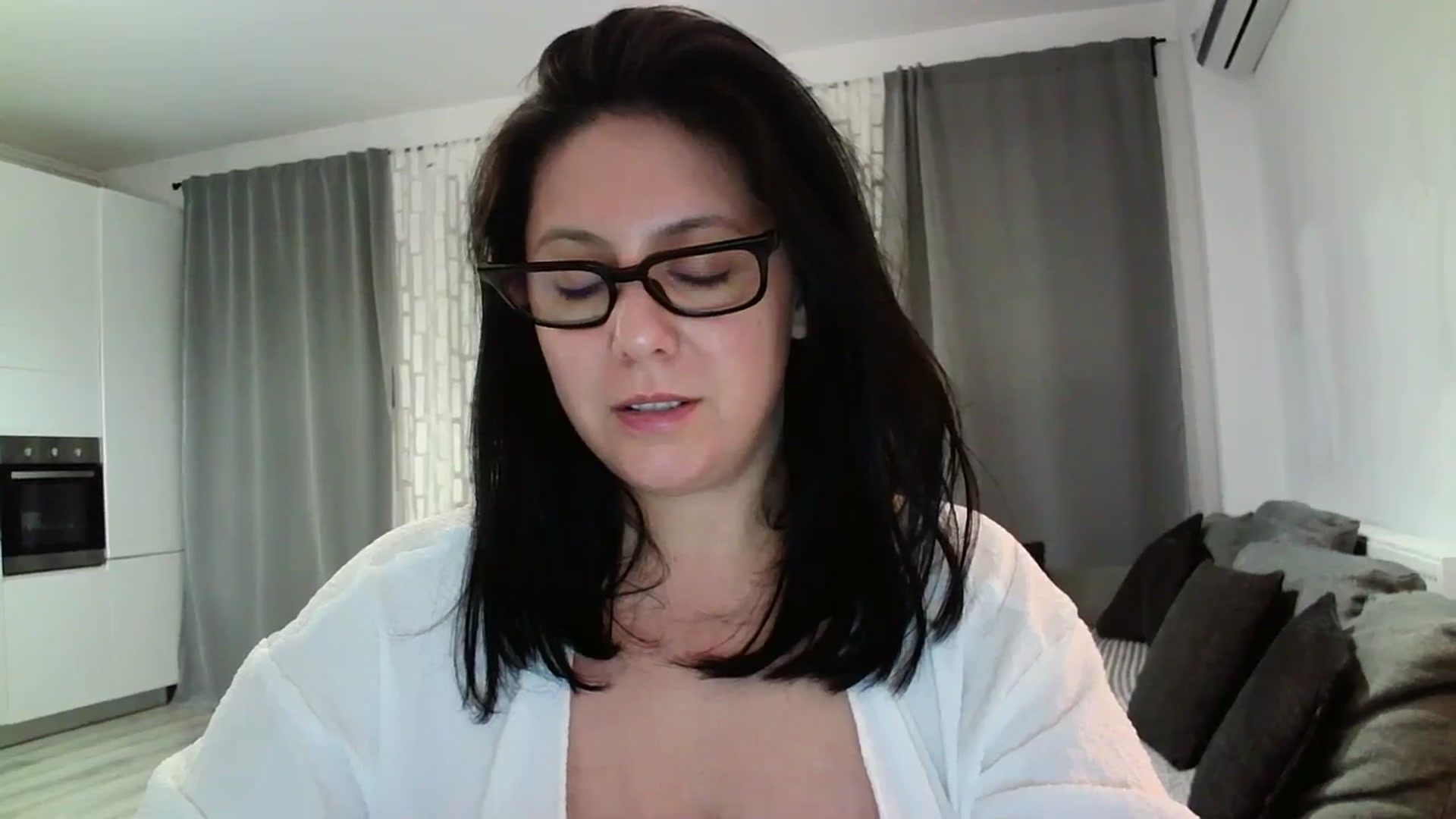 Gallery image thumbnail from SILKYWOMAN's myfreecams stream on, 04/06/2024, 20:08 image 14 of 20