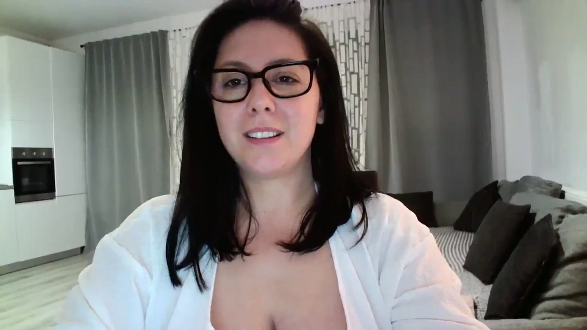 Gallery image thumbnail from SILKYWOMAN's myfreecams stream on, 04/06/2024, 20:08 image 4 of 20