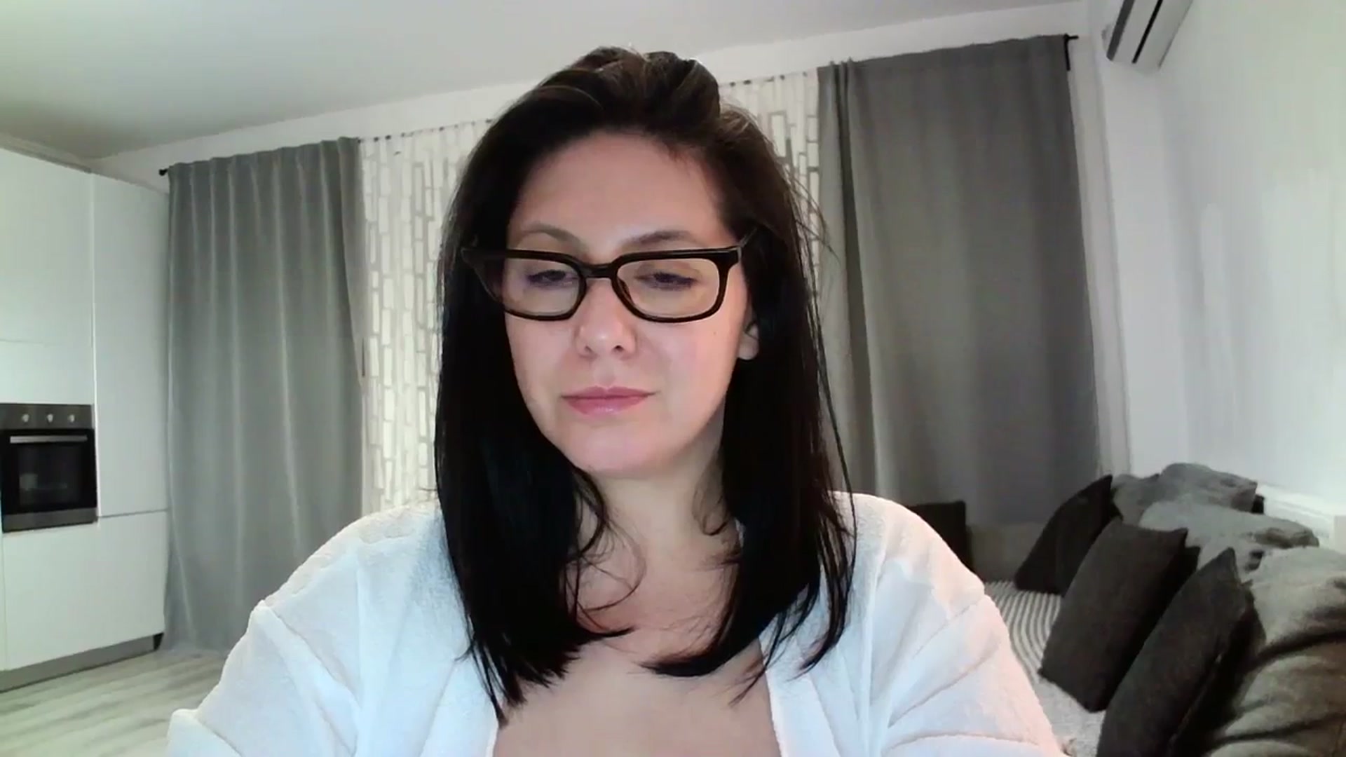 Gallery image thumbnail from SILKYWOMAN's myfreecams stream on, 04/06/2024, 20:08 image 18 of 20