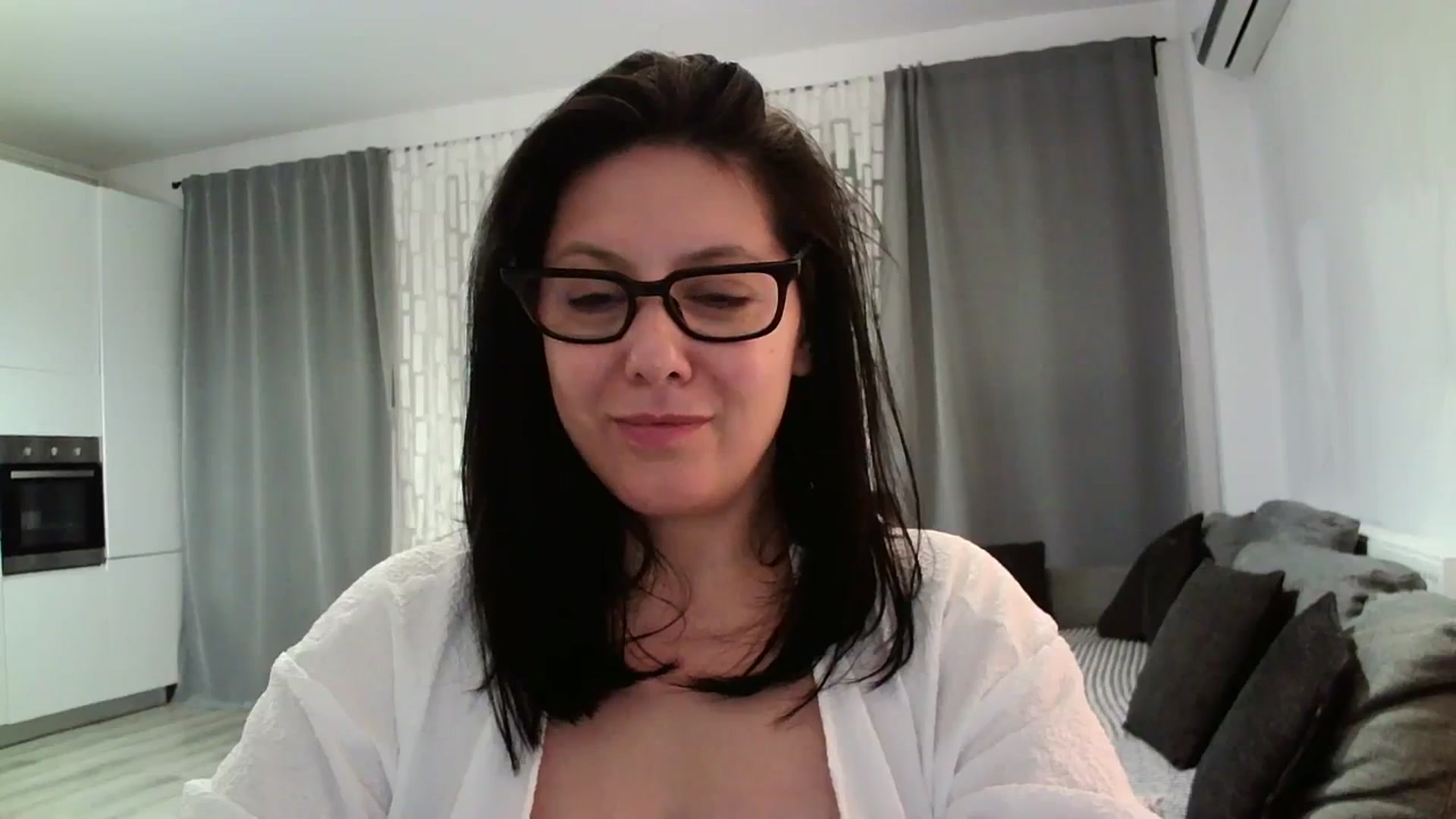 Gallery image thumbnail from SILKYWOMAN's myfreecams stream on, 04/06/2024, 20:08 image 16 of 20