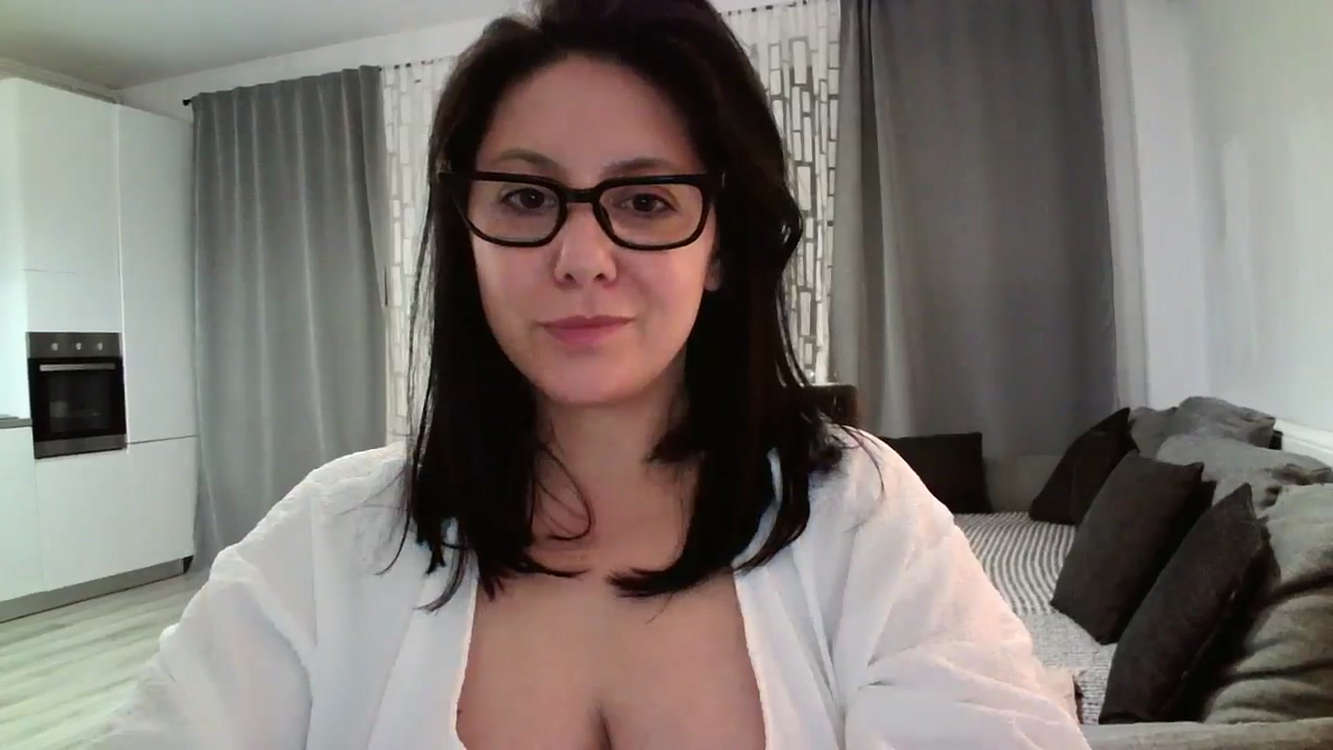 Gallery image thumbnail from SILKYWOMAN's myfreecams stream on, 04/06/2024, 20:08 image 2 of 20