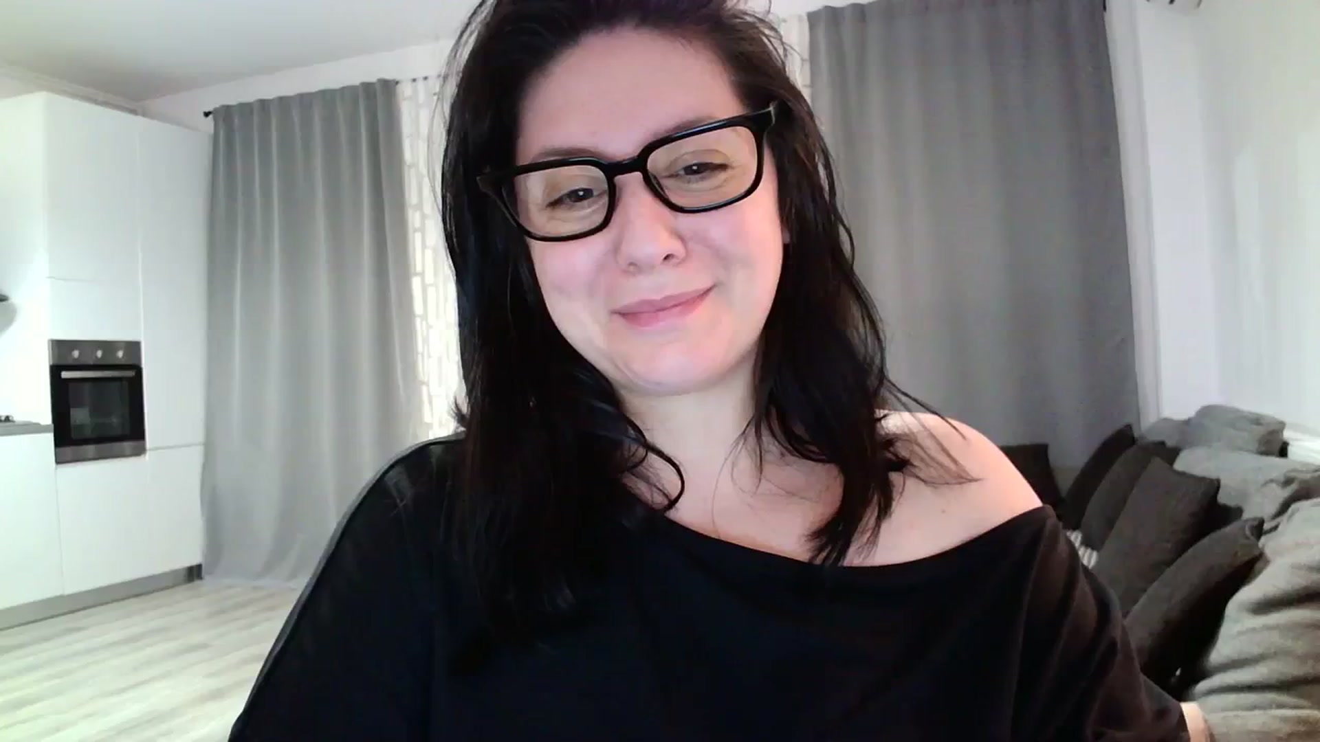 Gallery image thumbnail from SILKYWOMAN's myfreecams stream on, 04/08/2024, 19:01 image 1 of 20