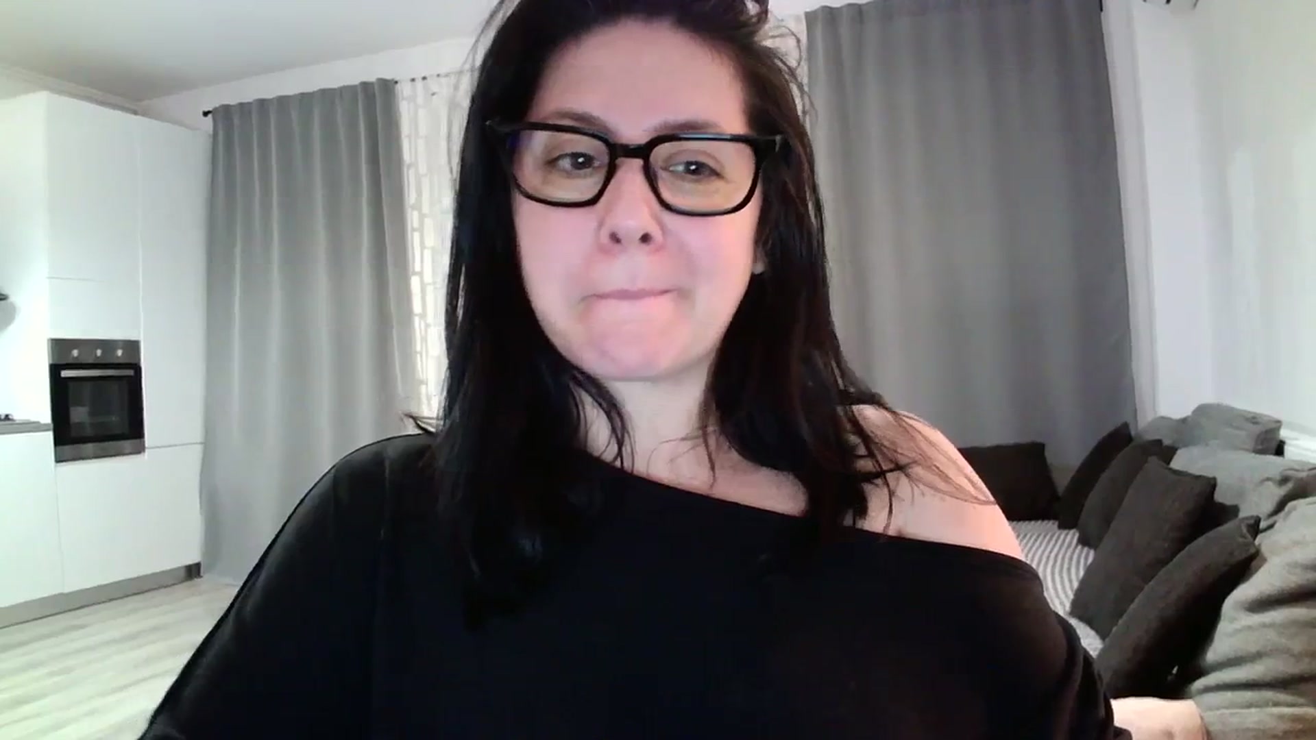 Gallery image thumbnail from SILKYWOMAN's myfreecams stream on, 04/08/2024, 19:01 image 2 of 20