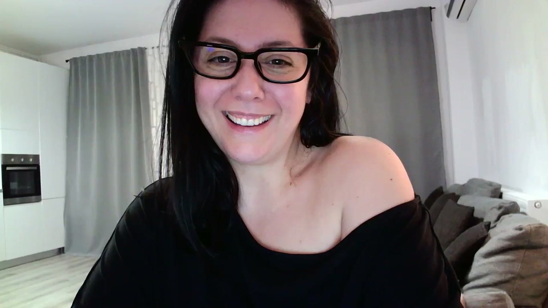 Gallery image thumbnail from SILKYWOMAN's myfreecams stream on, 04/08/2024, 19:01 image 7 of 20