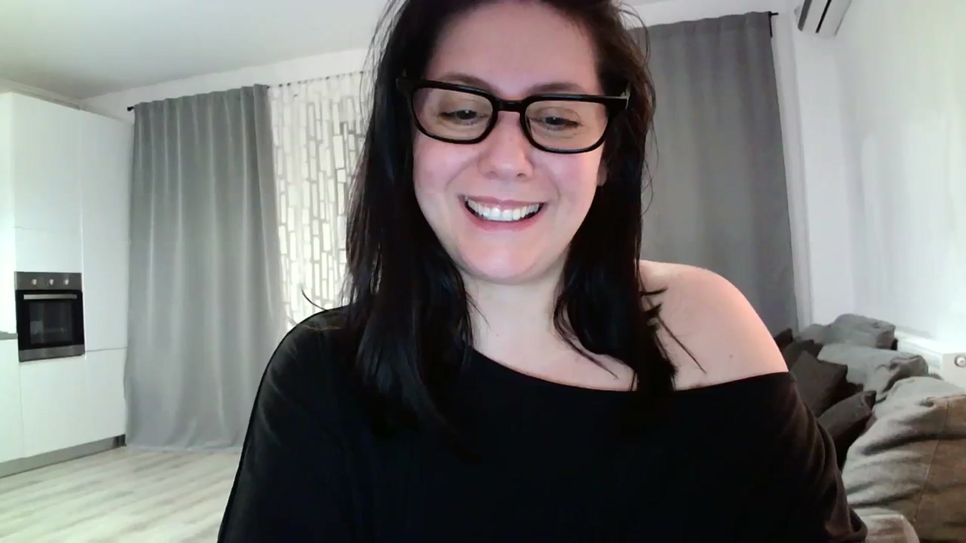 Gallery image thumbnail from SILKYWOMAN's myfreecams stream on, 04/08/2024, 19:01 image 12 of 20