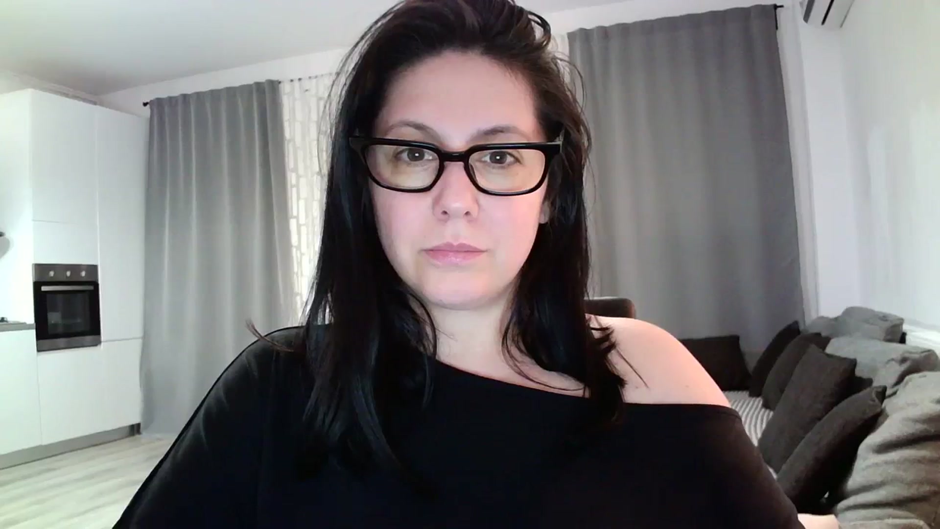 Gallery image thumbnail from SILKYWOMAN's myfreecams stream on, 04/08/2024, 19:01 image 16 of 20