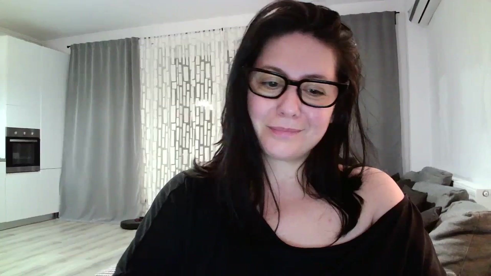 Gallery image thumbnail from SILKYWOMAN's myfreecams stream on, 04/08/2024, 20:26 image 13 of 20